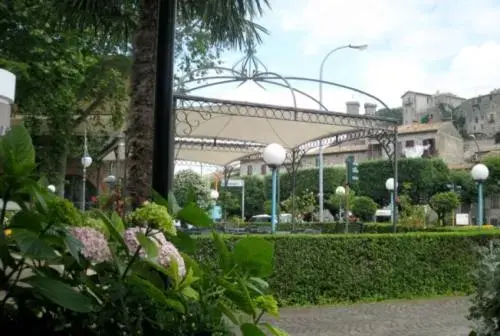 Garden, Property Building in Platani Hotel
