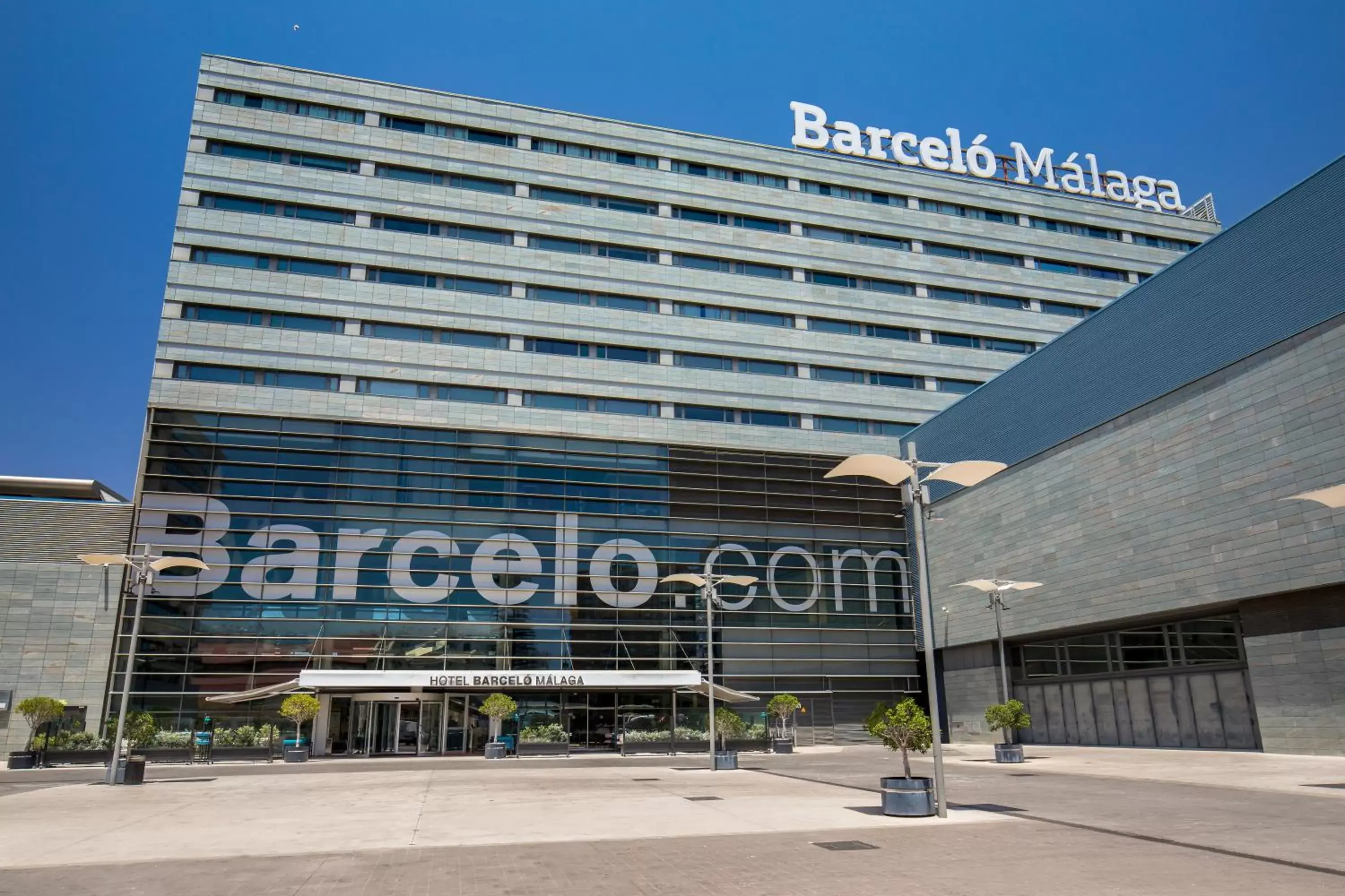 Facade/entrance, Property Building in Barceló Malaga