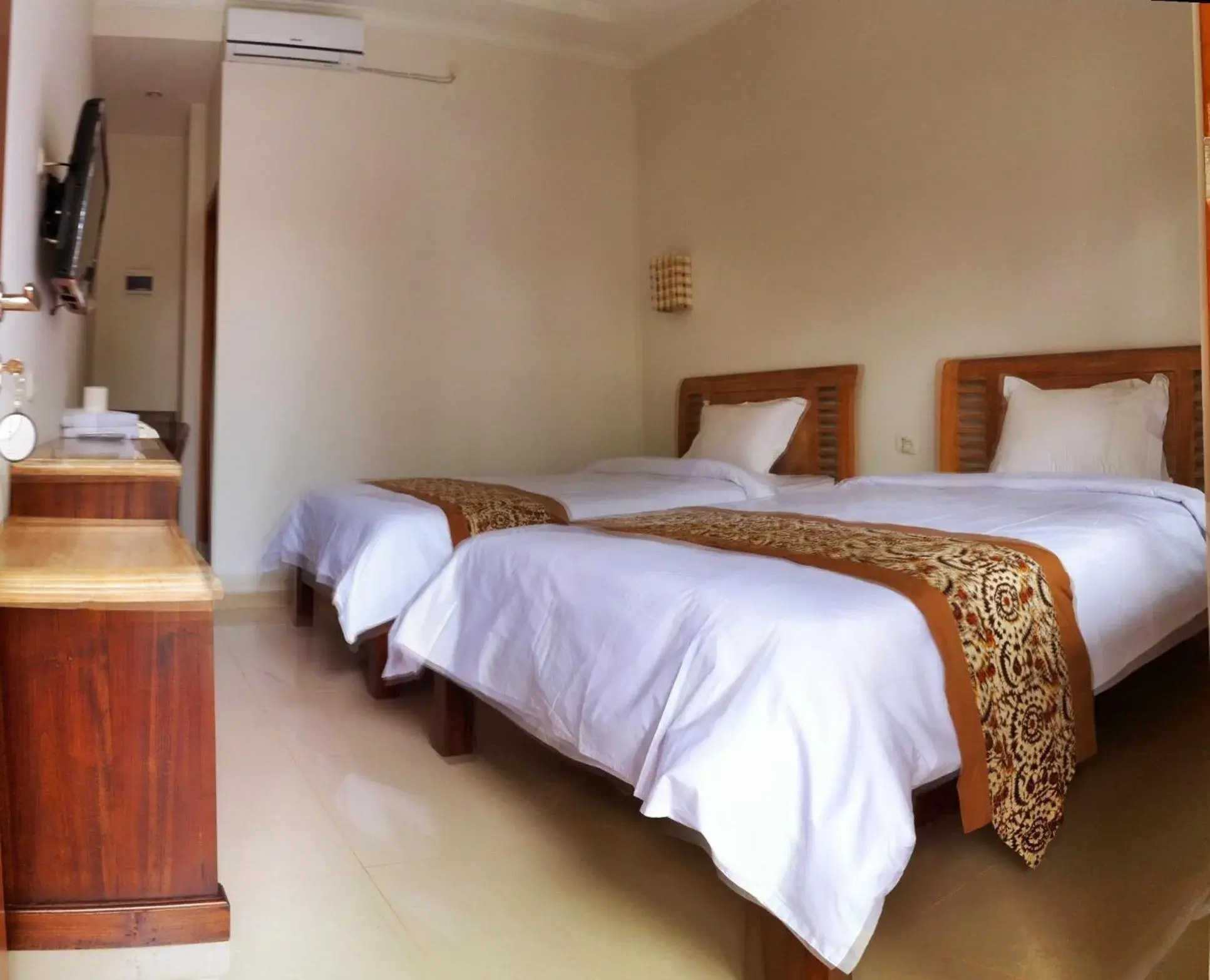 Bedroom, Bed in de' Halimun Guest House                                                                   