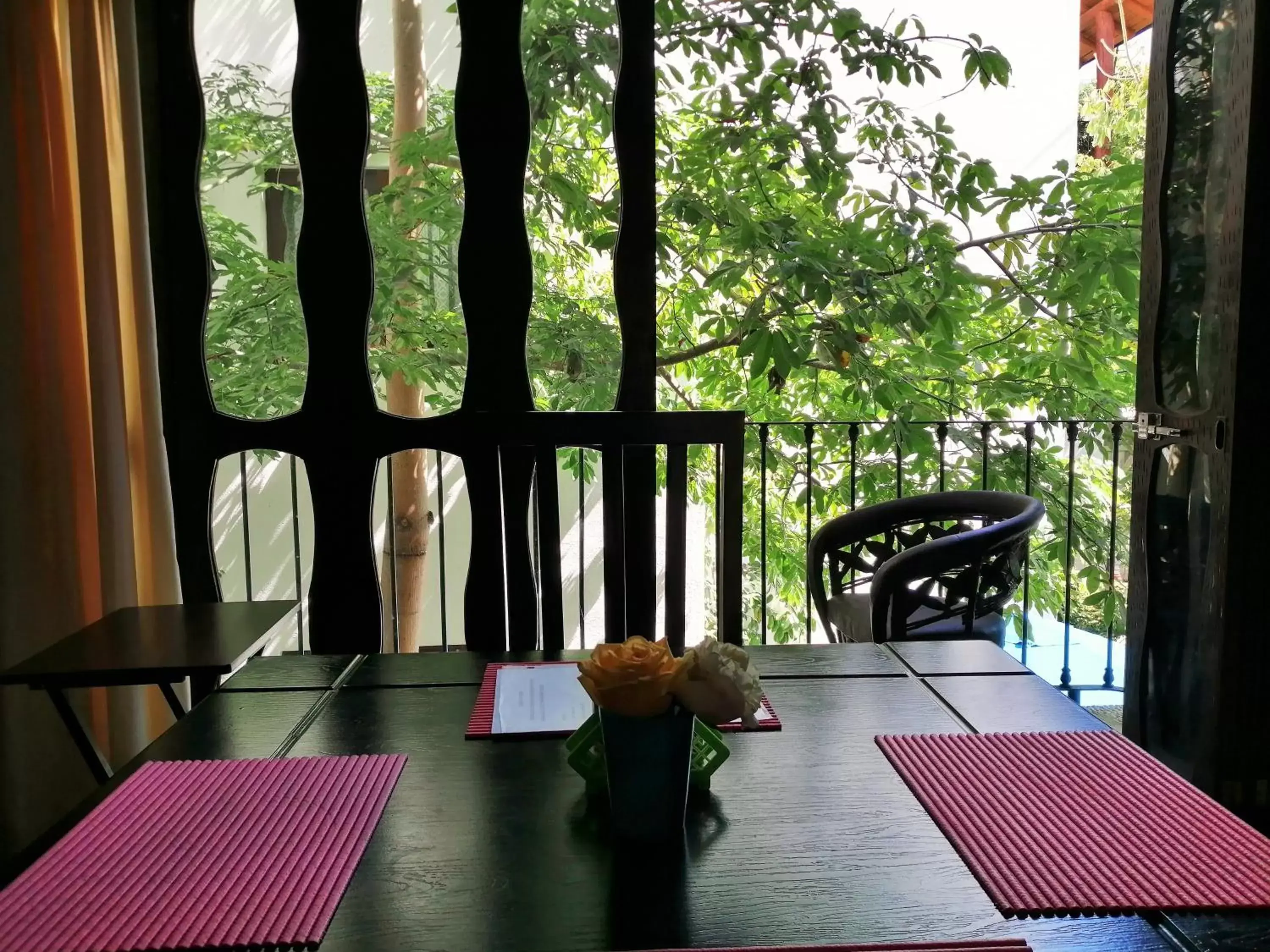 Dining area in Ceiba Studios