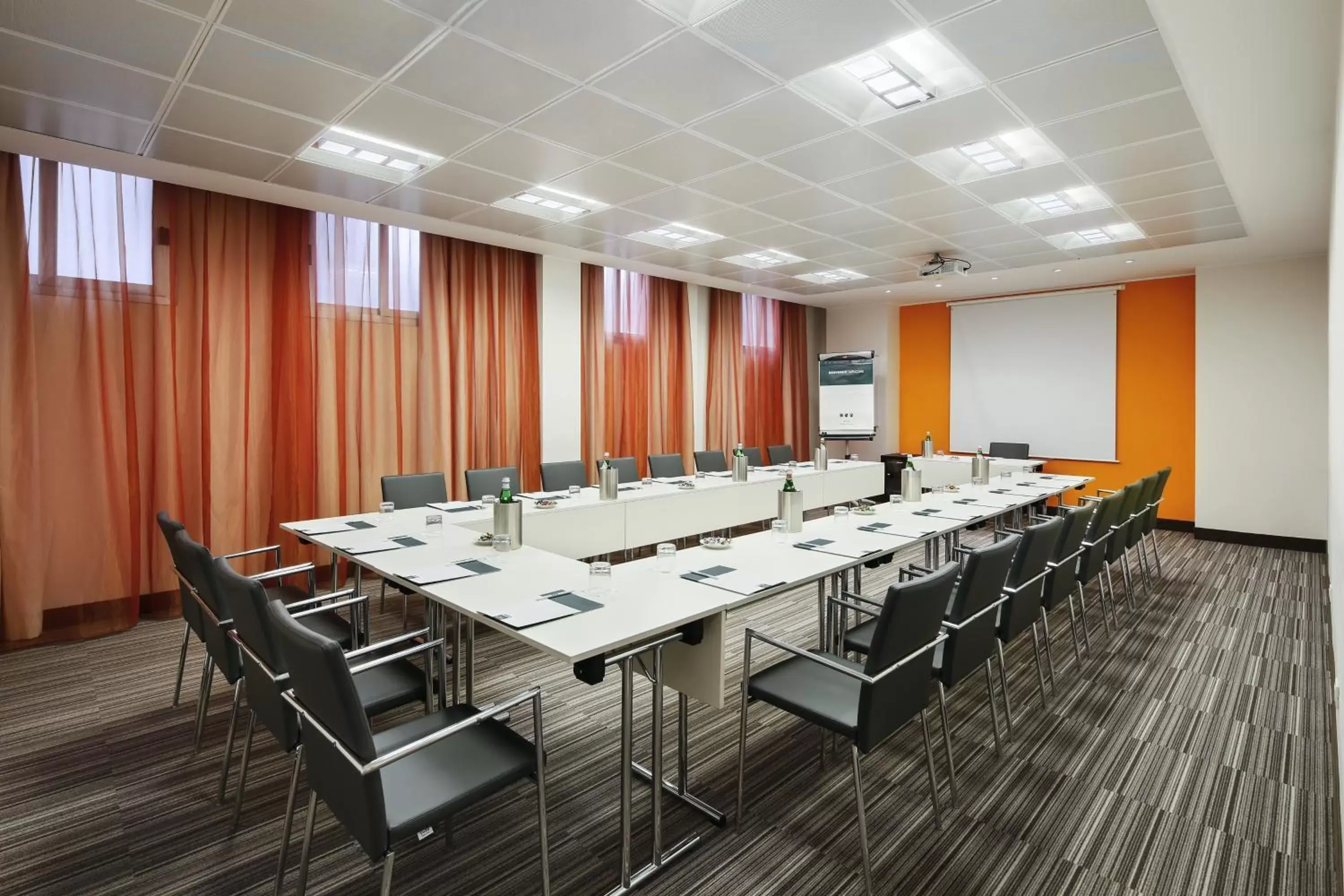 Meeting/conference room in UNAHOTELS Mediterraneo Milano