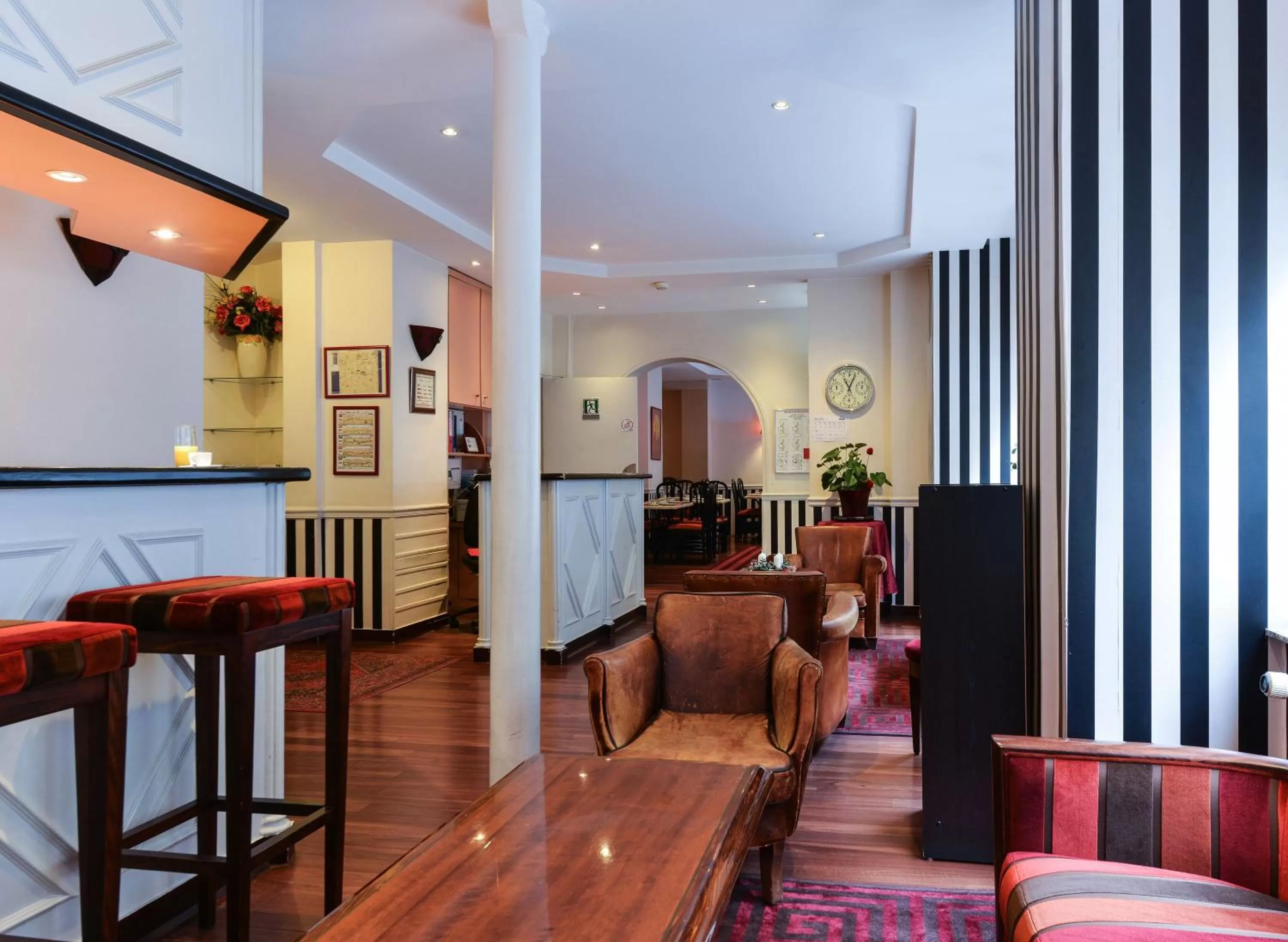 Communal lounge/ TV room in Maison Du Pré