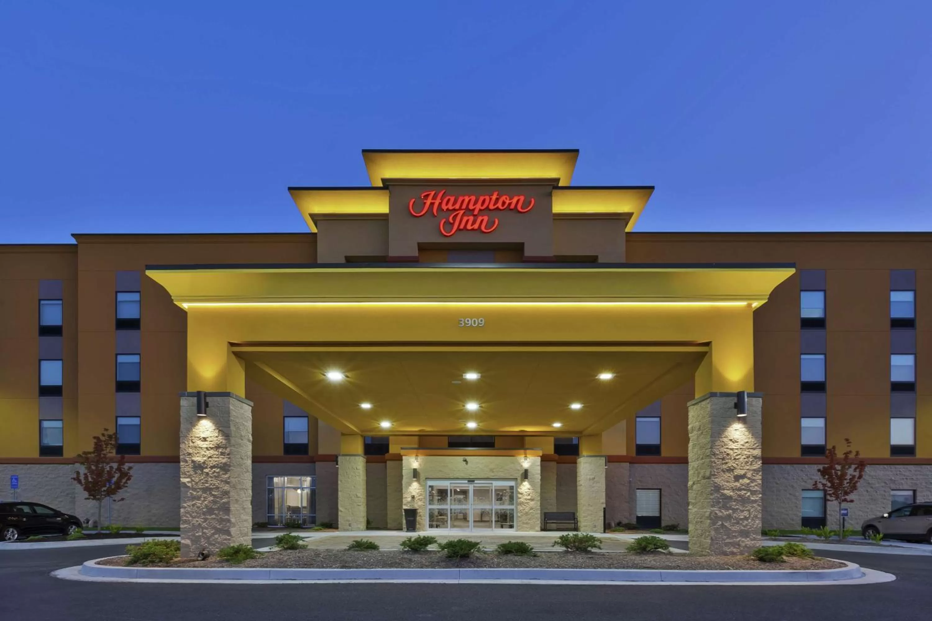 Property building in Hampton Inn Sedalia