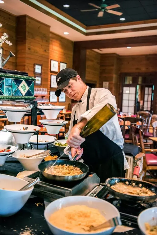 Dining area, Food in Brasstown Valley Resort & Spa