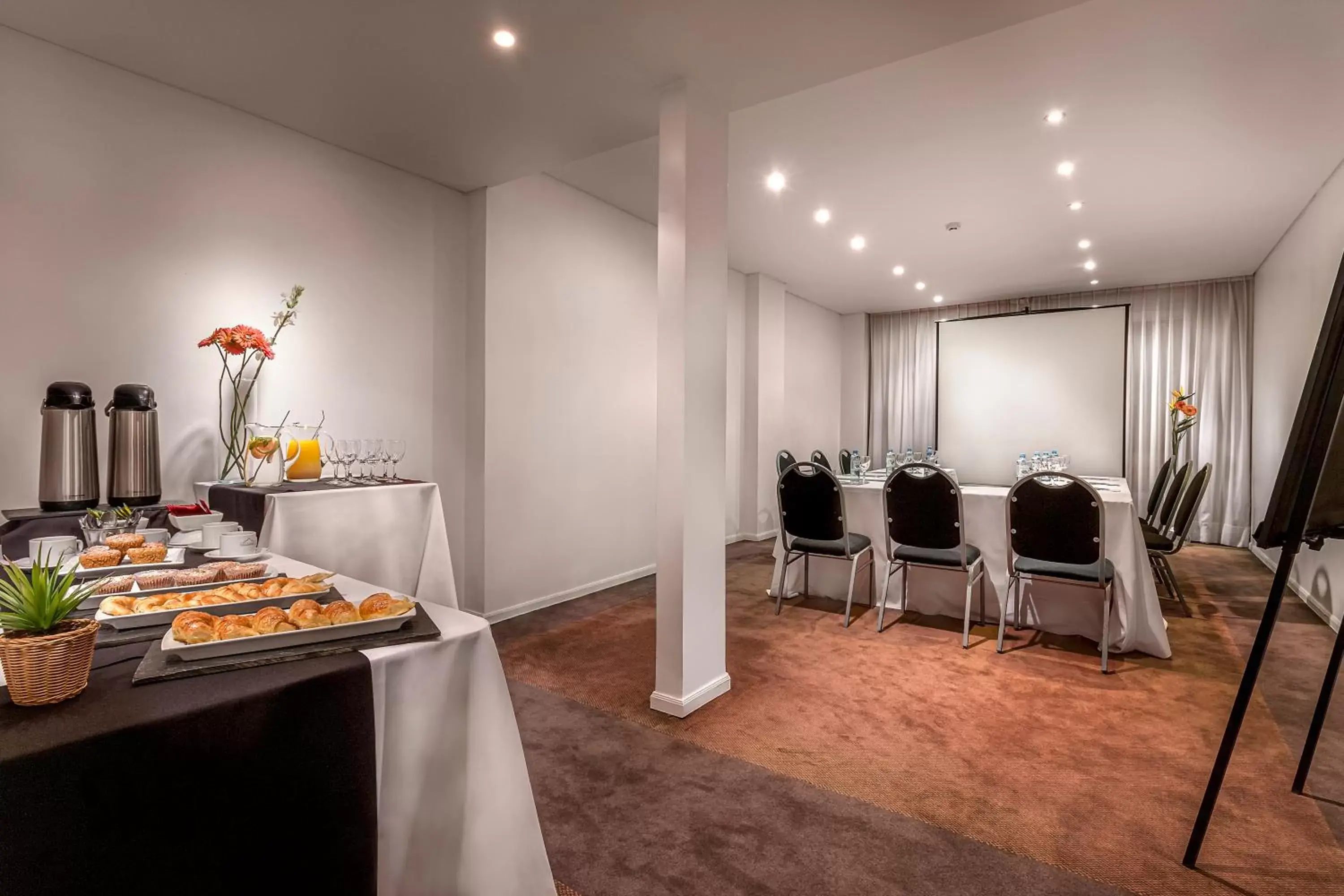 Property building in Broadway Hotel & Suites Property building in Broadway Hotel & Suites