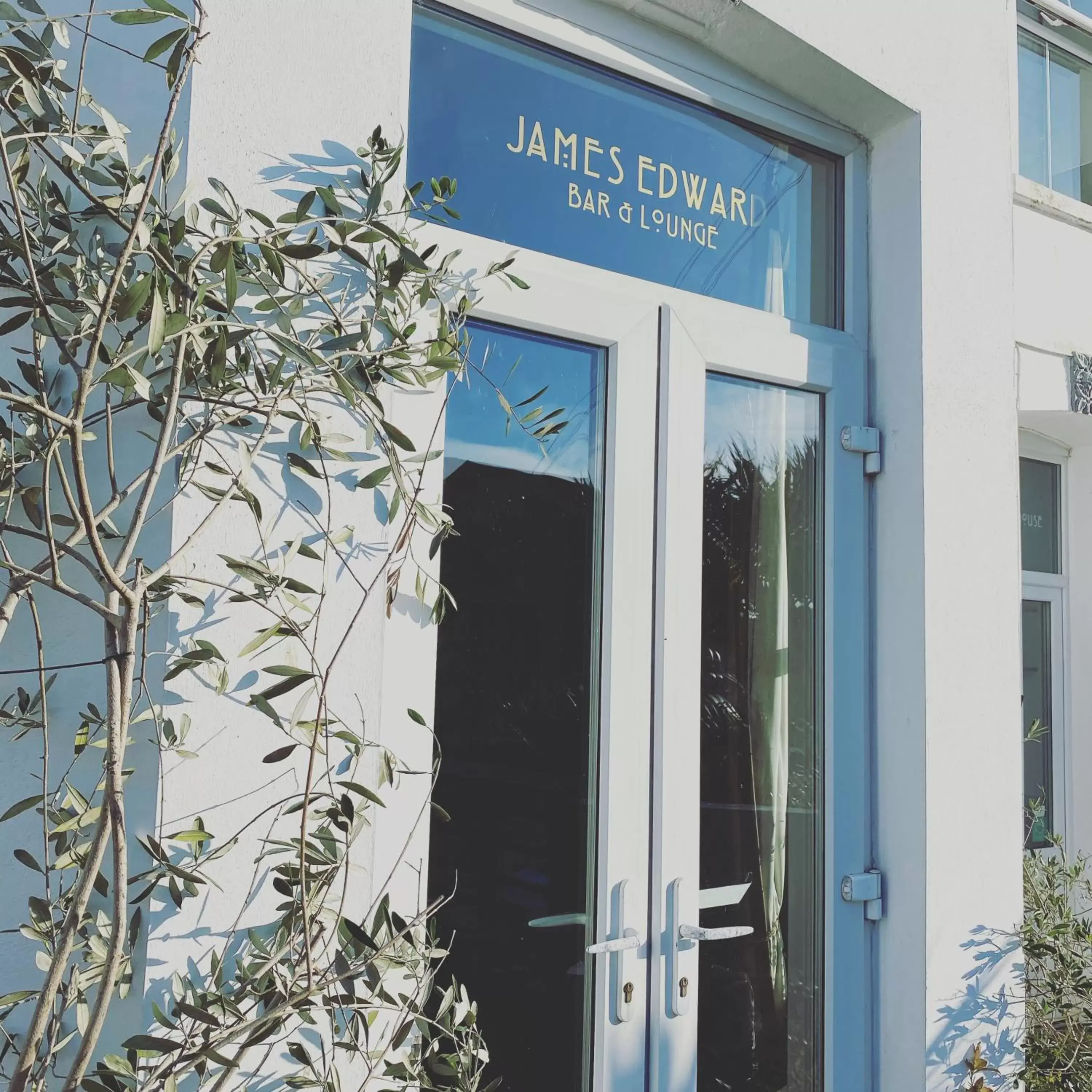 Facade/entrance in The White House Hotel