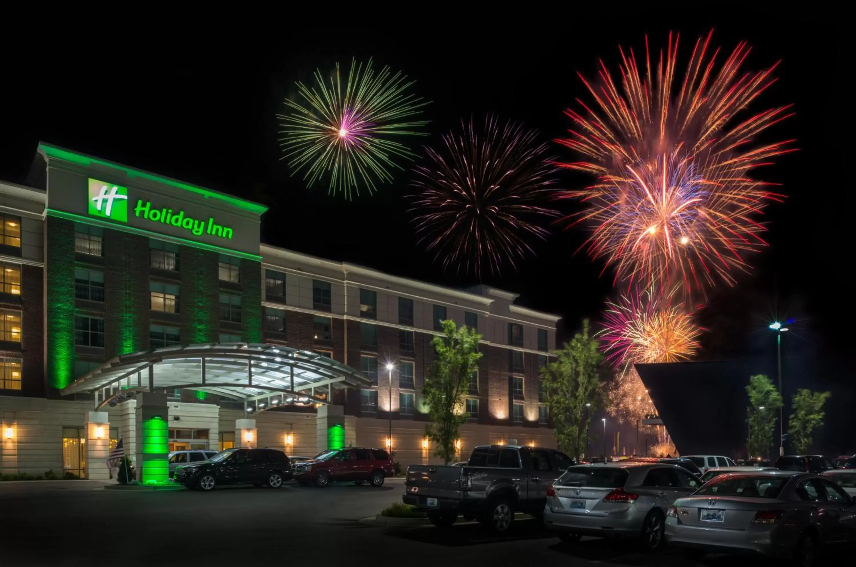 Property building in Holiday Inn Owensboro Riverfront, an IHG Hotel