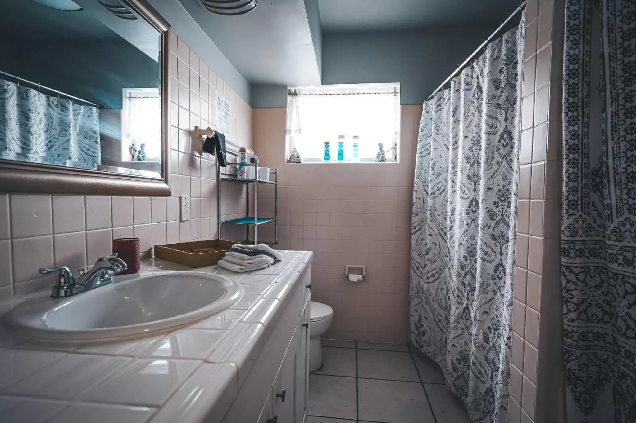 Bathroom in Hollywood Light Haven Lodge