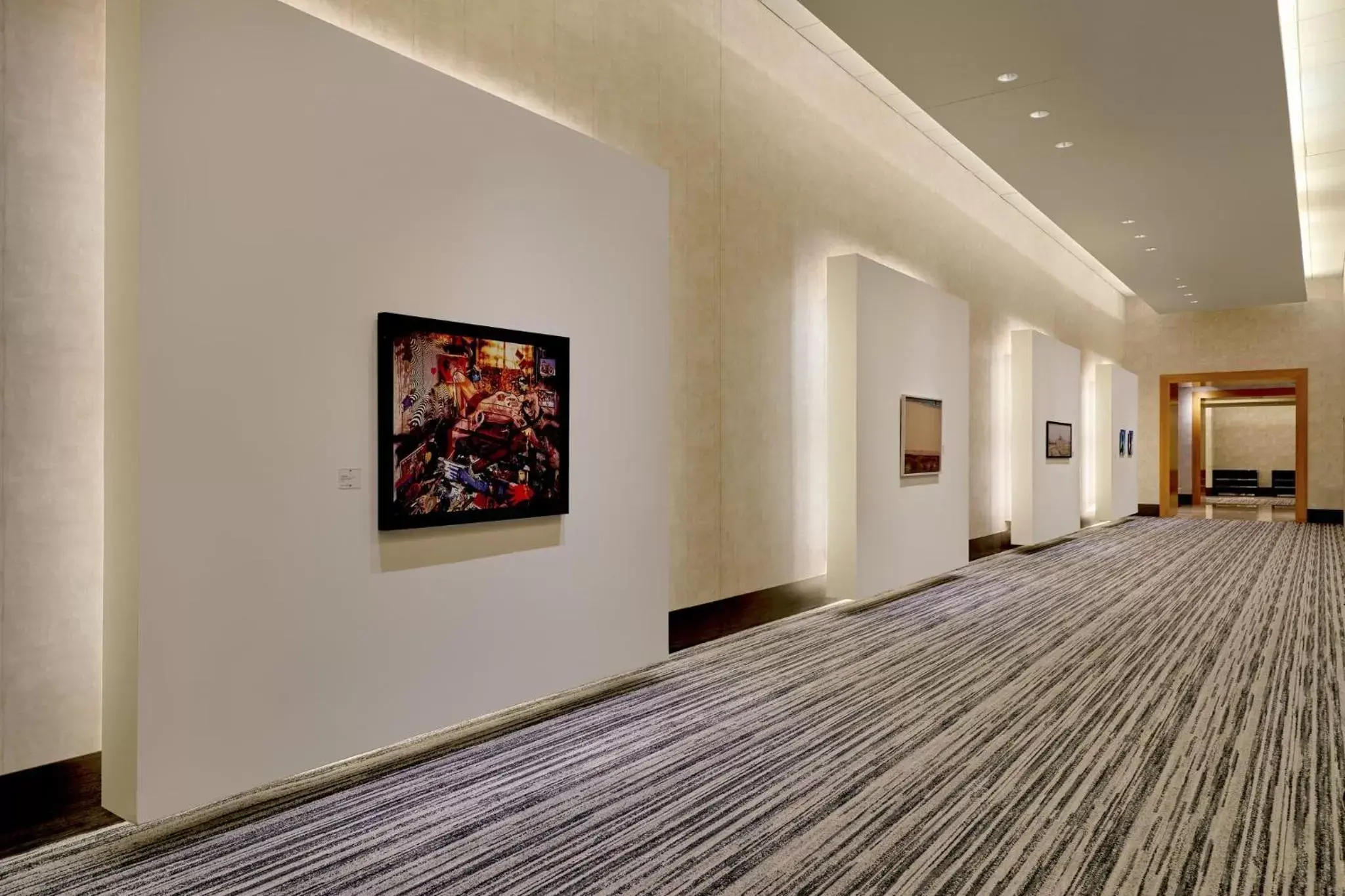 Meeting/conference room in Loews Chicago O'Hare Hotel