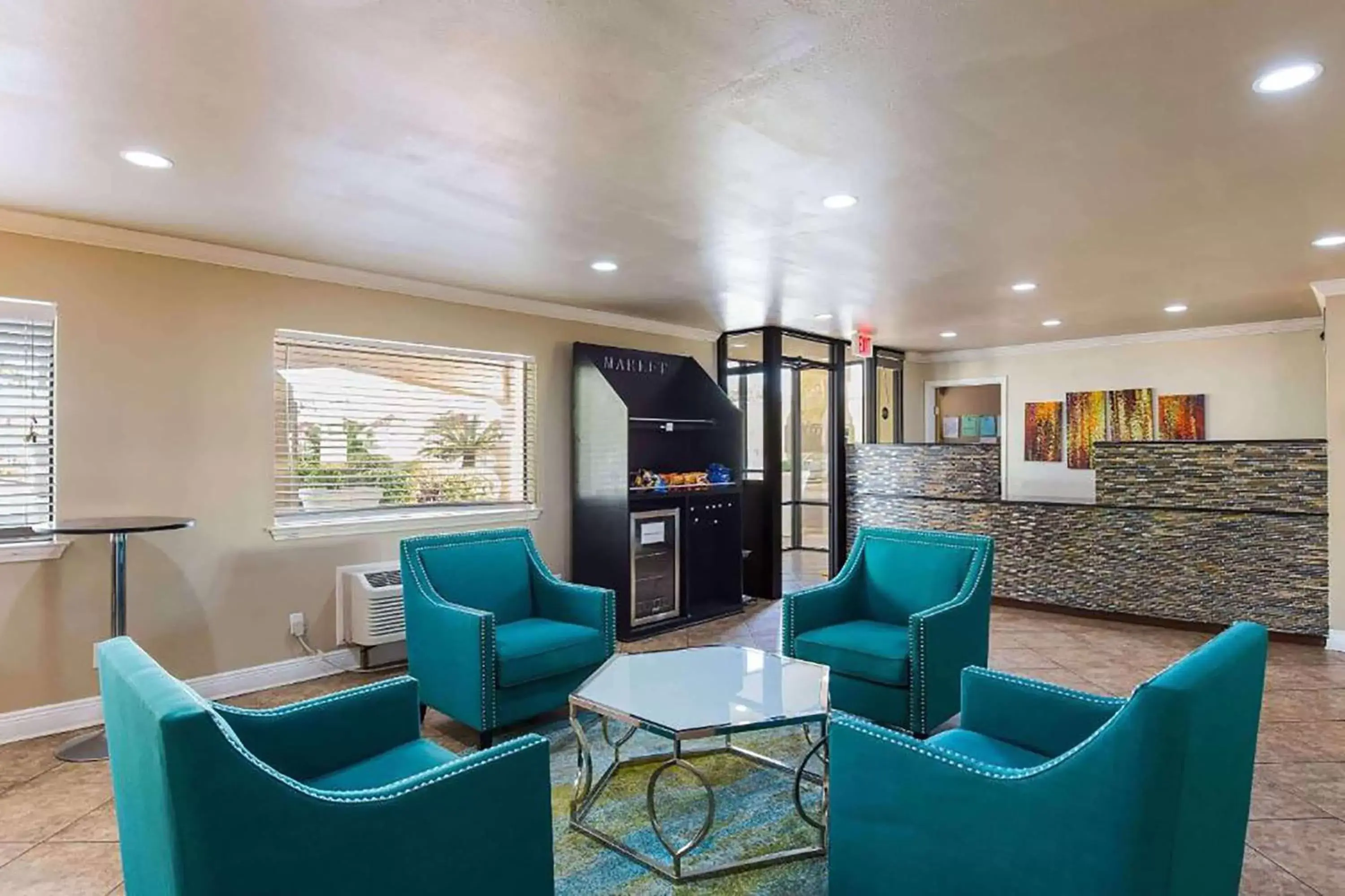 Lobby or reception, Seating Area in Days Inn by Wyndham Foley