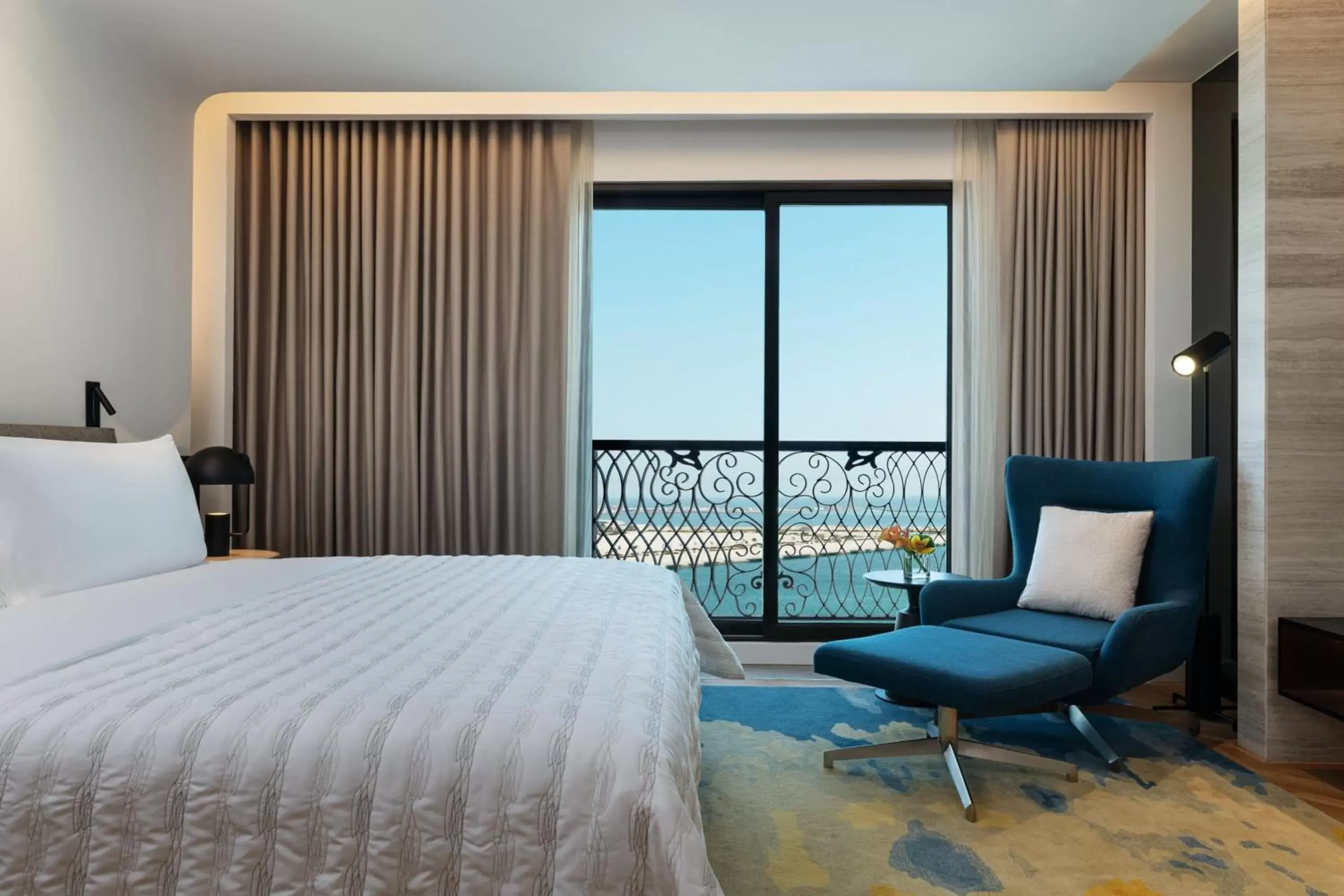 Bedroom in Le Royal Méridien Doha