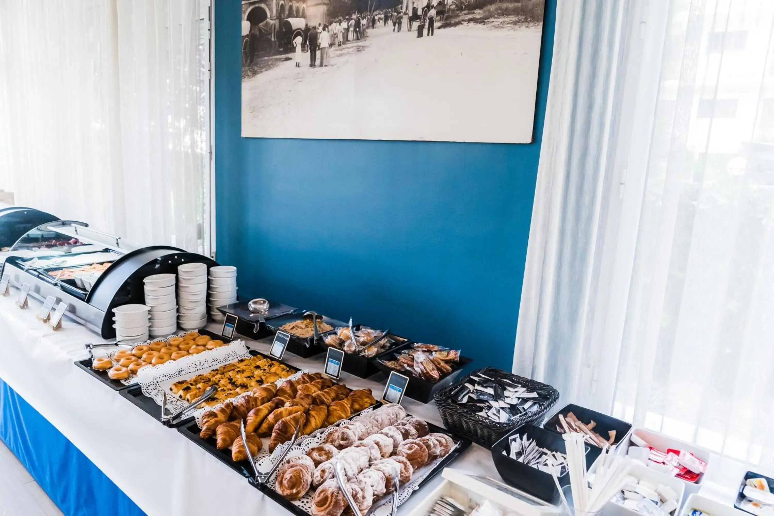 Buffet breakfast in Hotel Planas