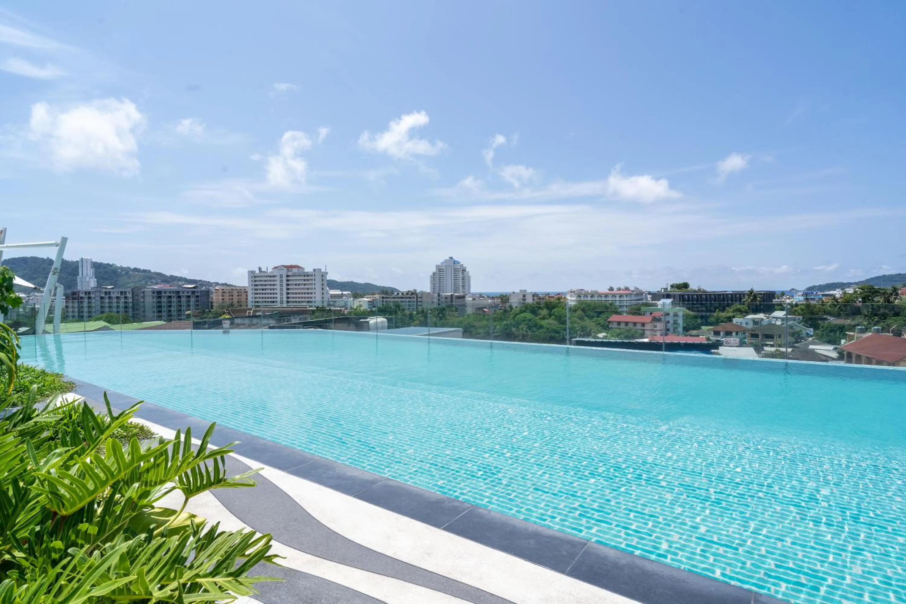 Swimming pool in Mercure Phuket Patong Journeyhub