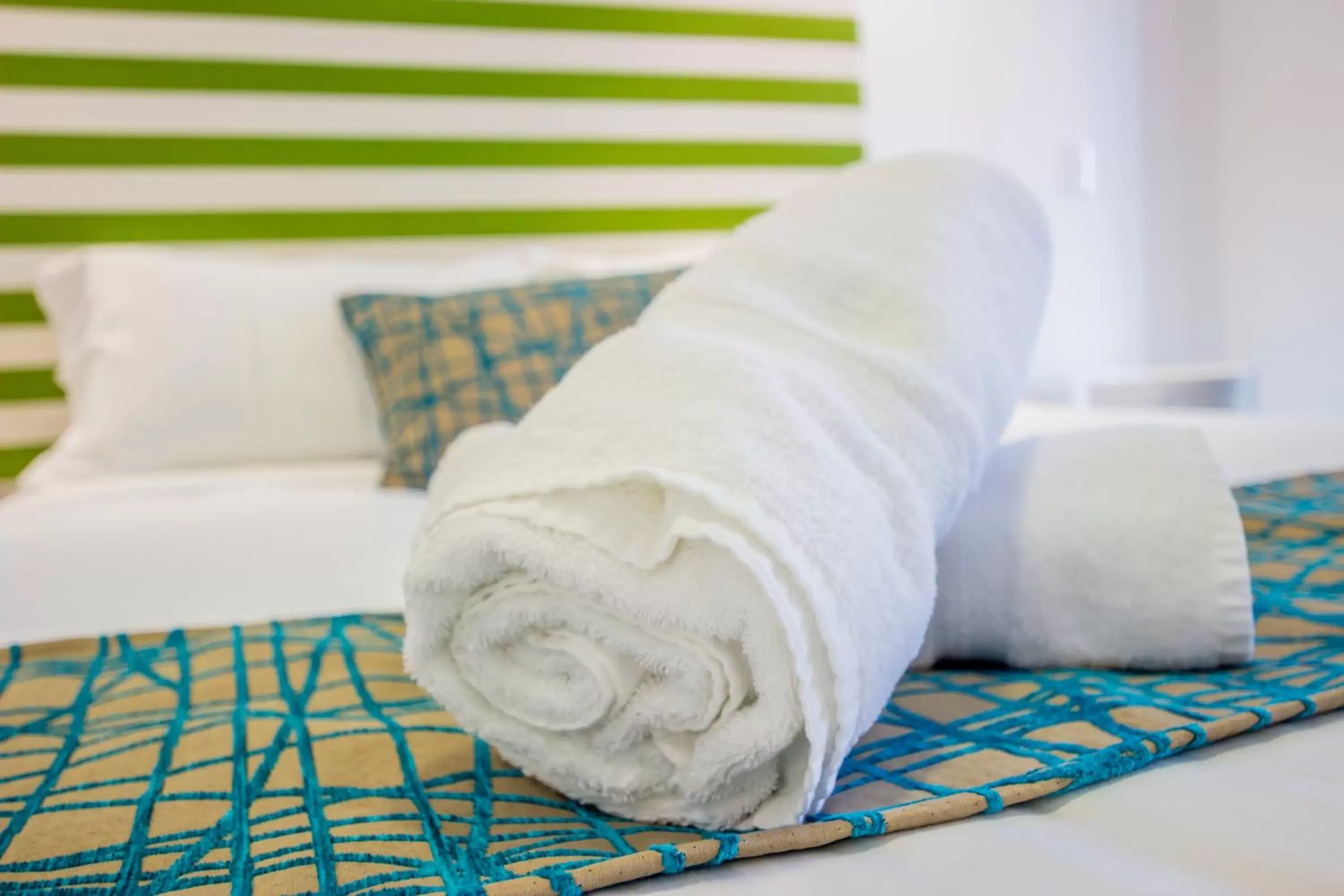 Bathroom, Bed in Eastwood Apartments