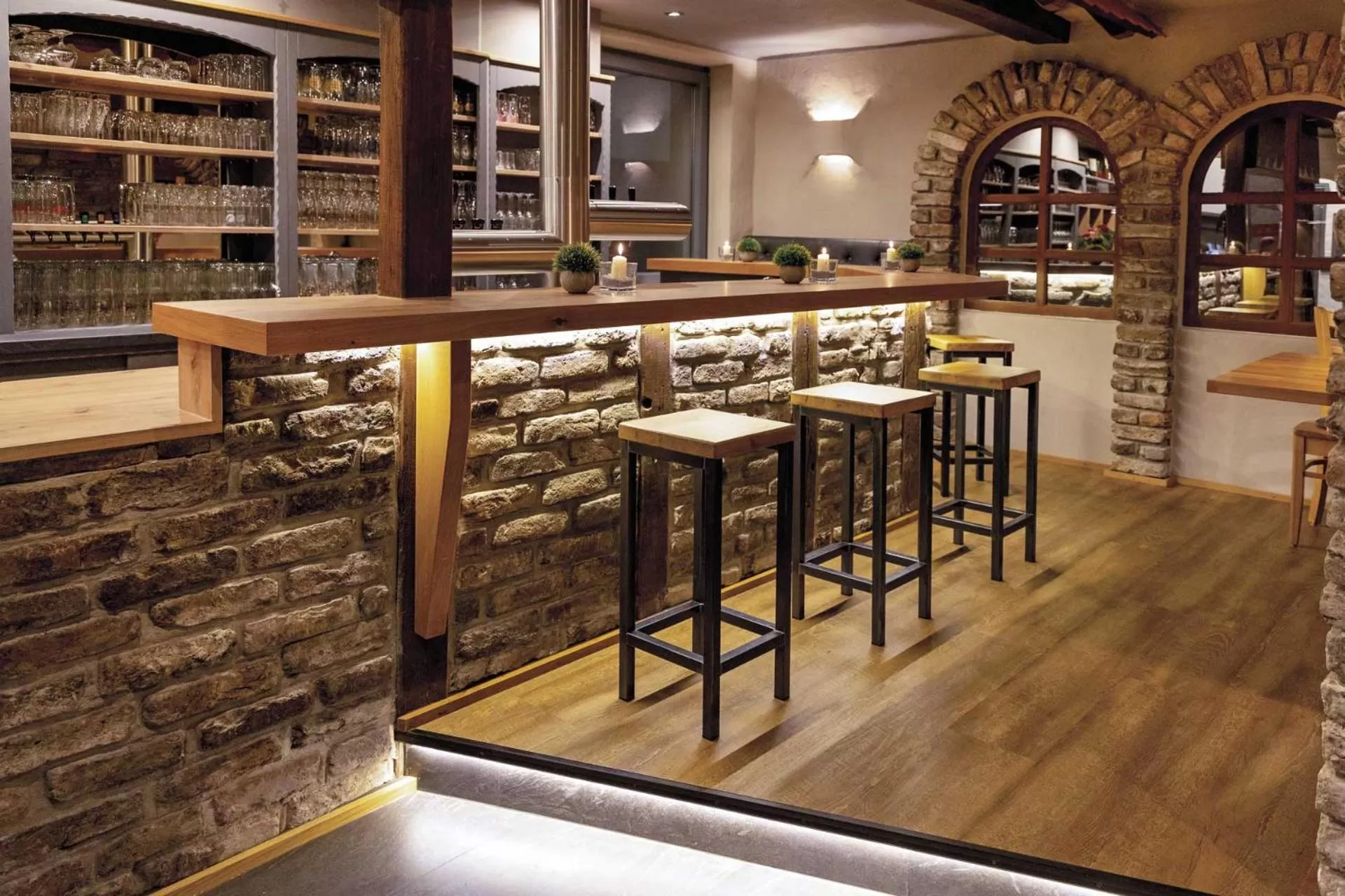 Restaurant/places to eat in Hotel sleep & go