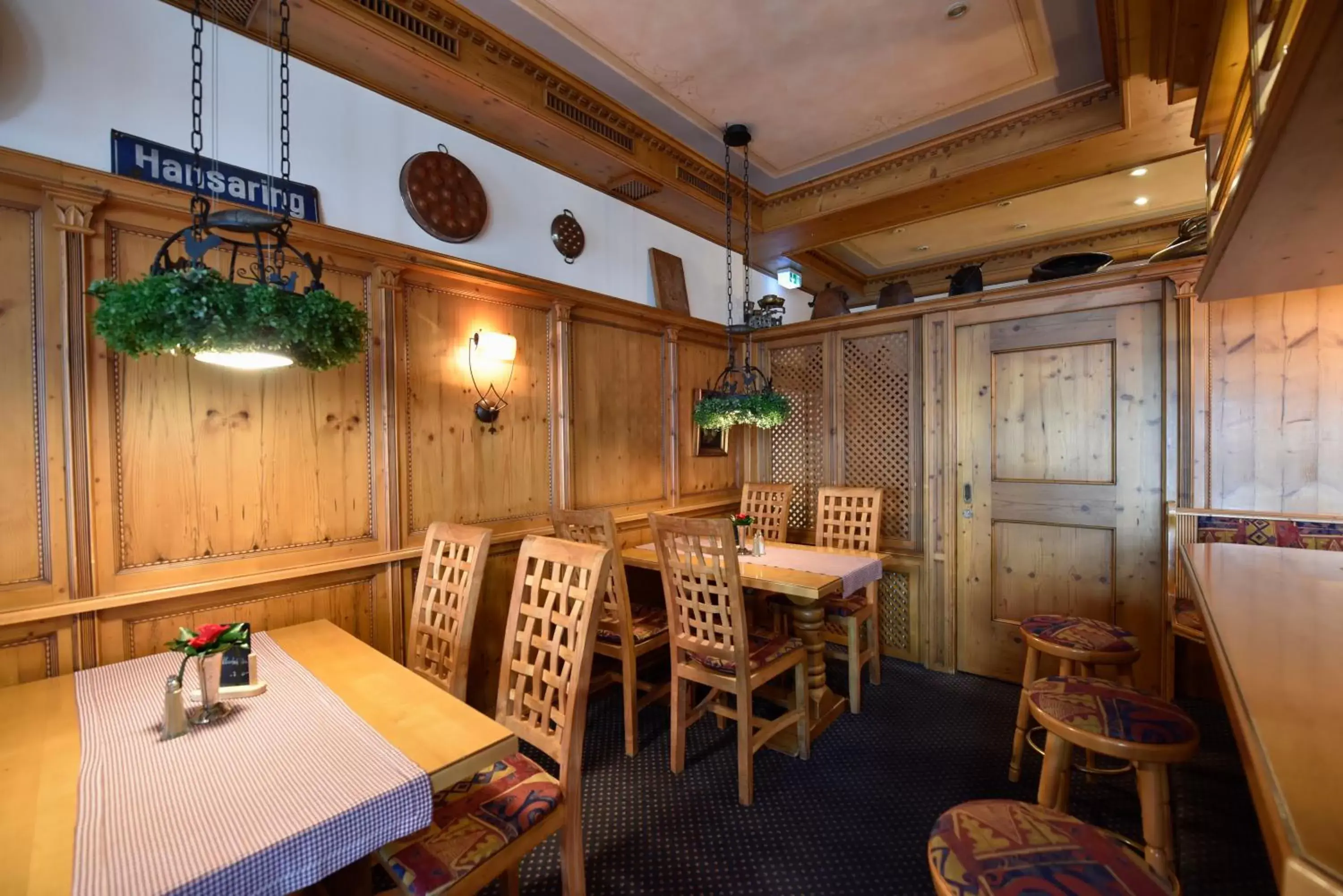 Lounge or bar, Restaurant/Places to Eat in Hotel Coellner Hof