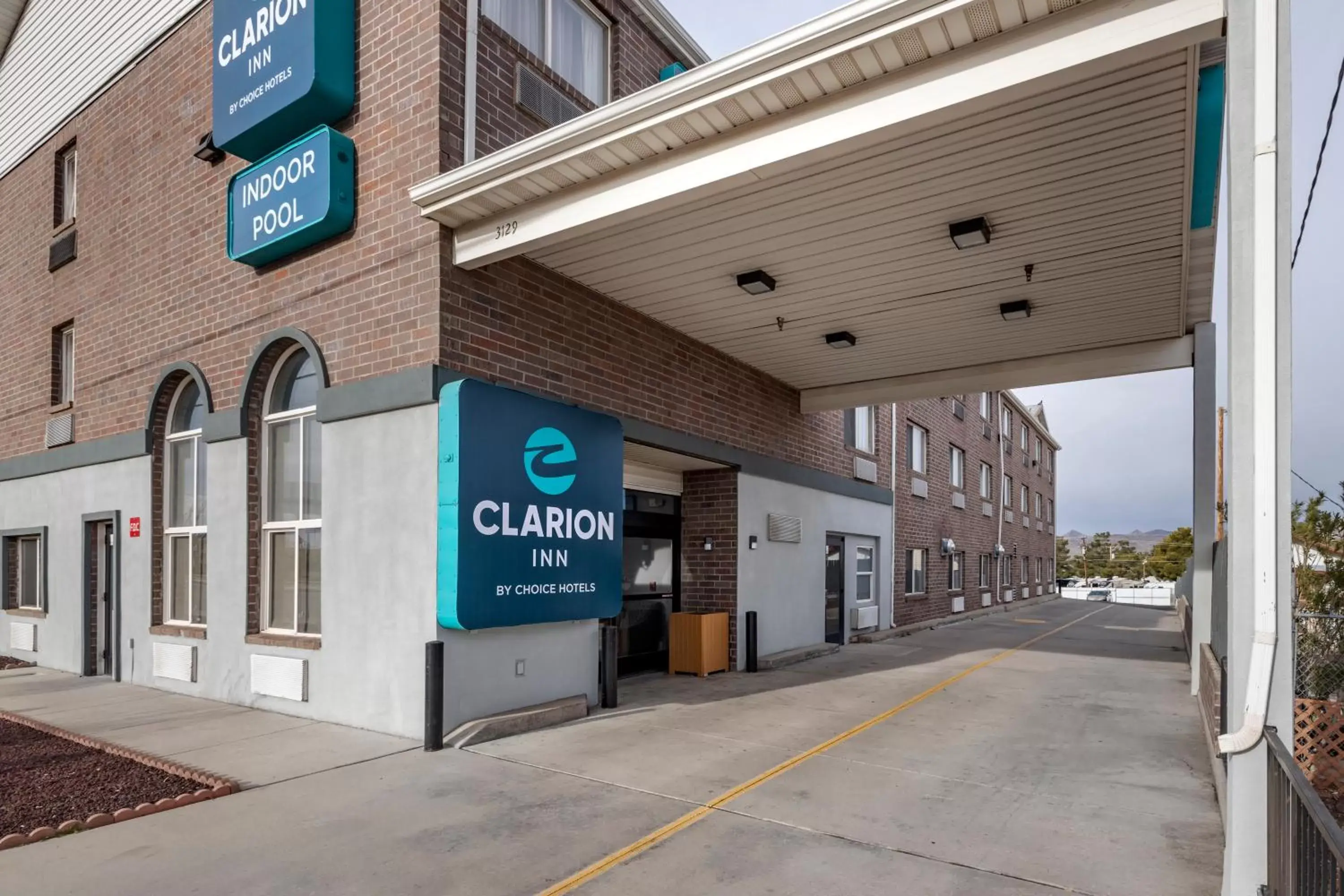 Facade/entrance in Clarion Inn Kingman I-40 Route 66