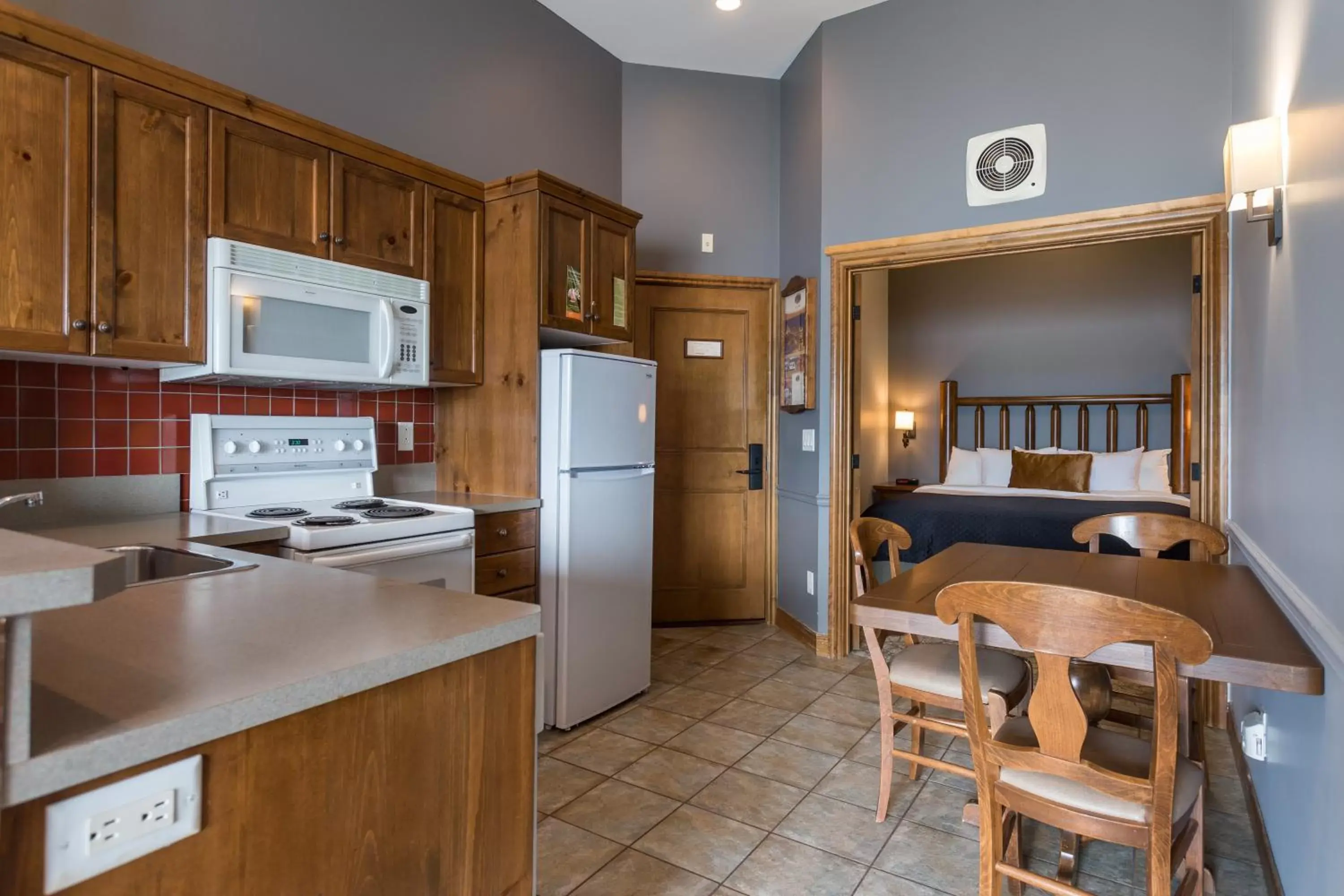 One-Bedroom Sunset Suite in Le Grand Lodge Mont Tremblant One-Bedroom Sunset Suite in Le Grand Lodge Mont Tremblant