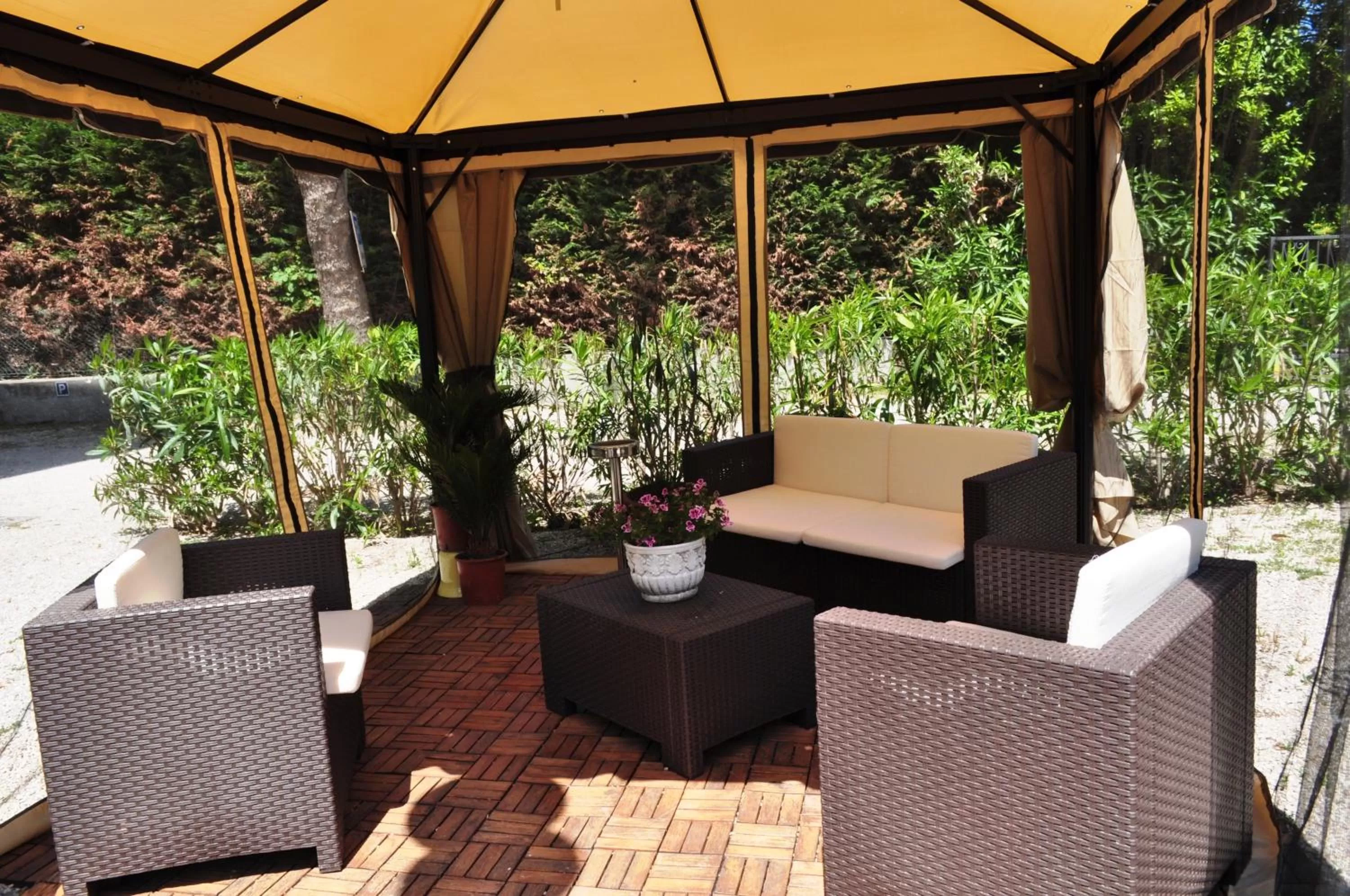 Patio in Esedra Hotel