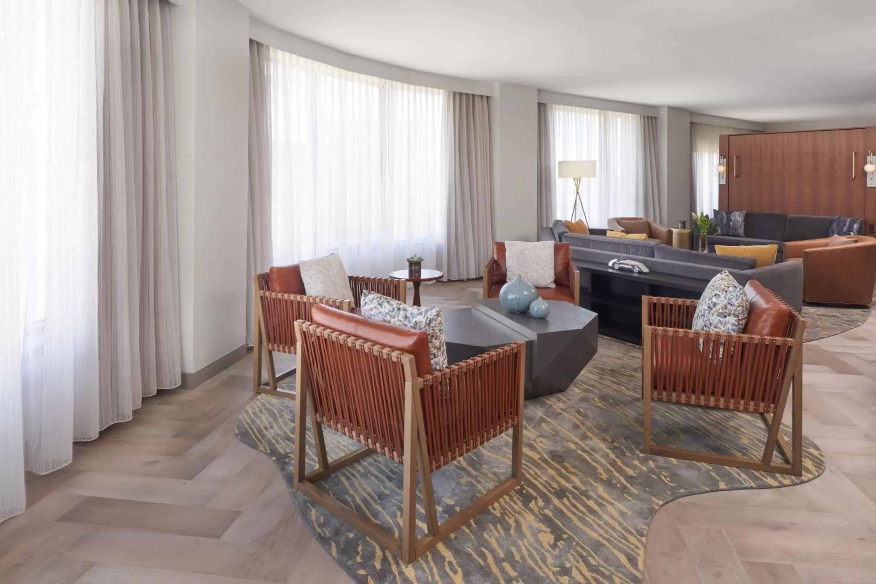 Photo of the whole room, Dining Area in The Westin Indianapolis