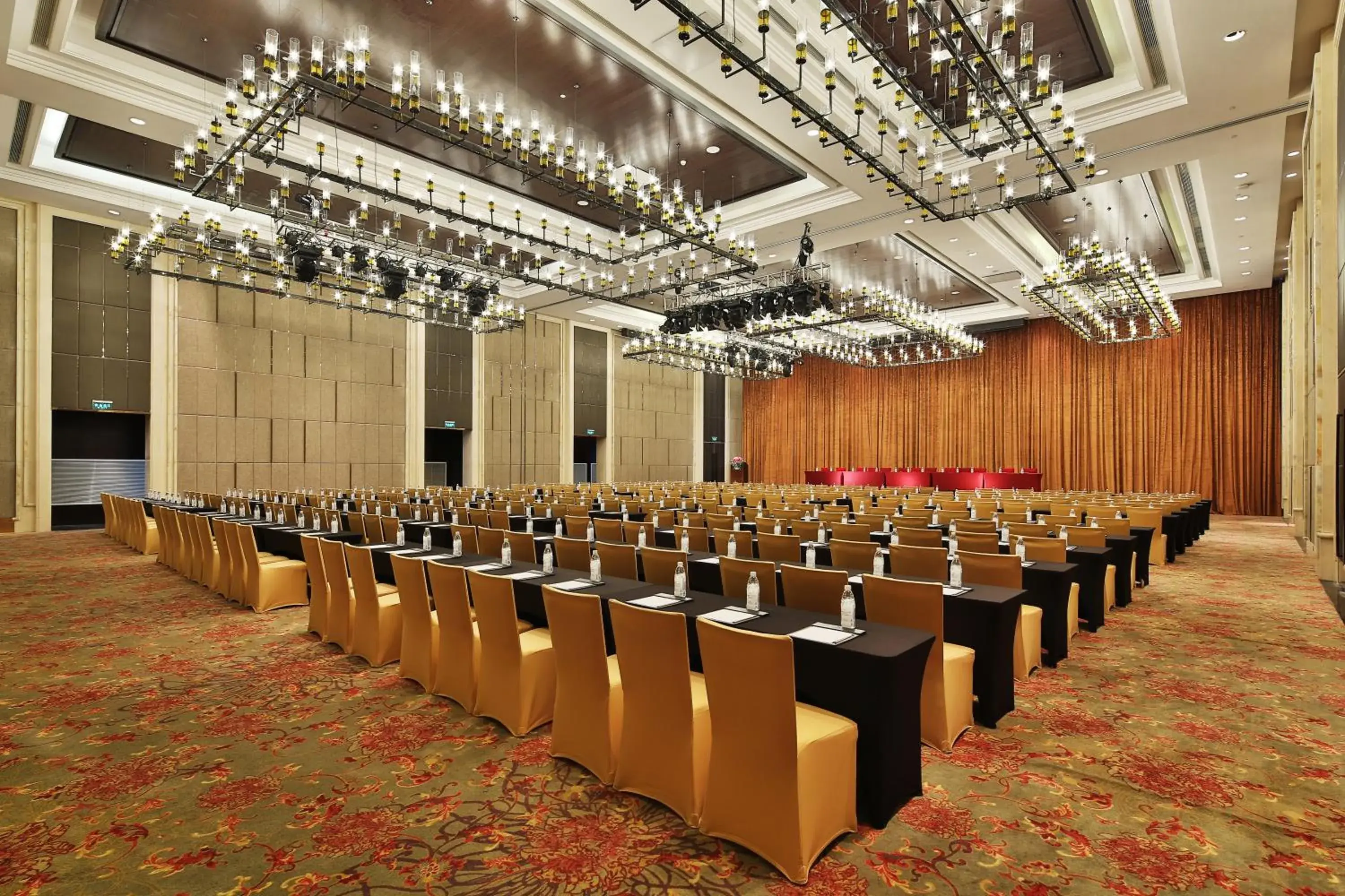 Meeting/conference room in Holiday Inn Chengdu High-Tech Center, an IHG Hotel