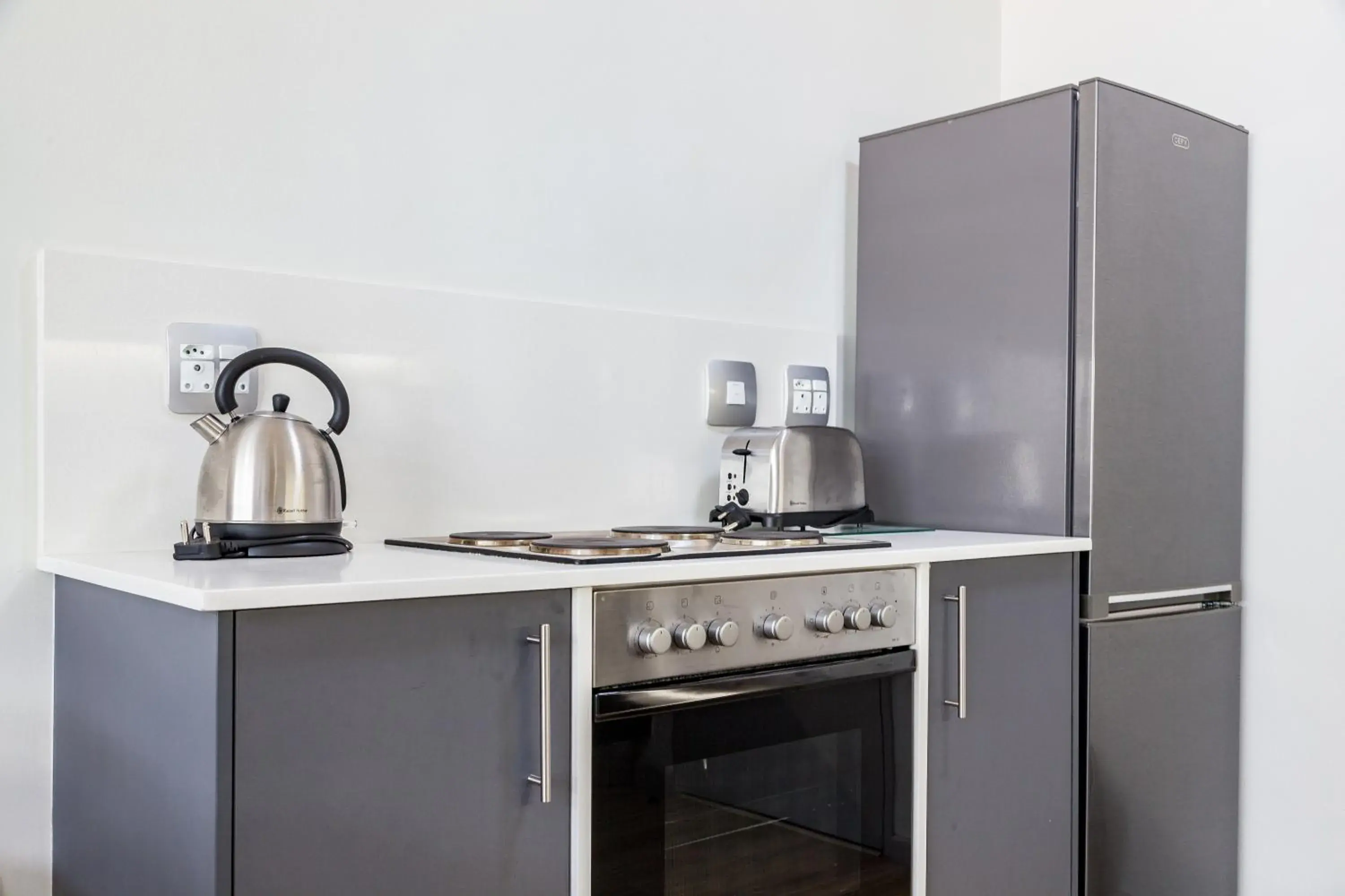 Kitchen or kitchenette, Kitchen/Kitchenette in Gardens Centre Holiday Apartments