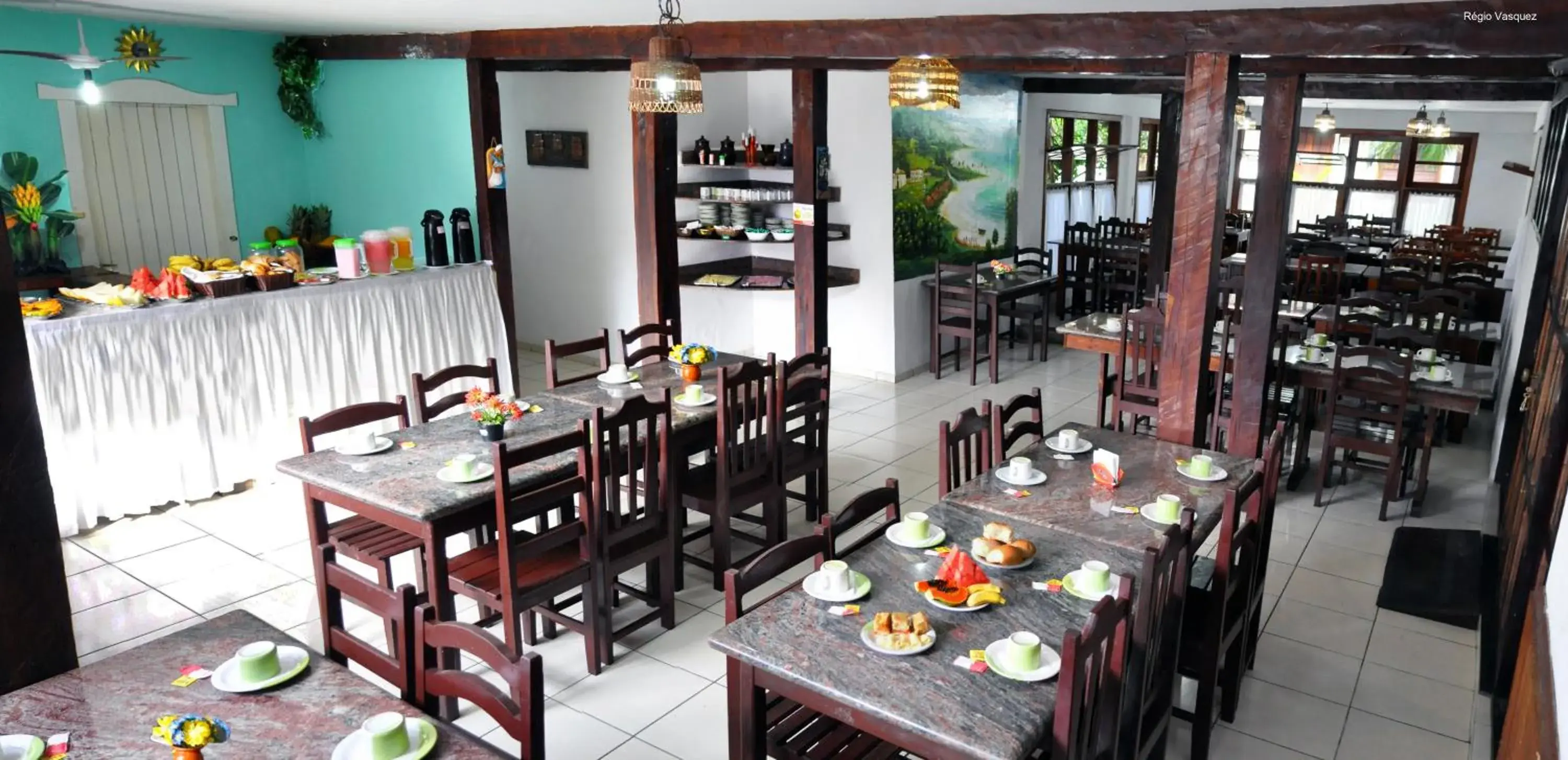 Restaurant/places to eat in Hotel Vale Verde