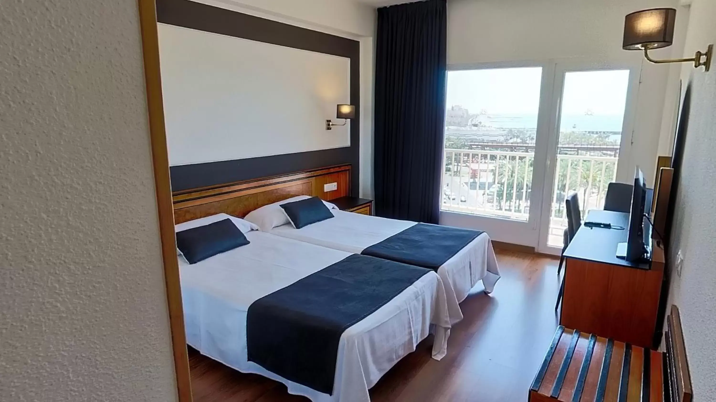 Bed in Ohtels Gran Hotel Almeria