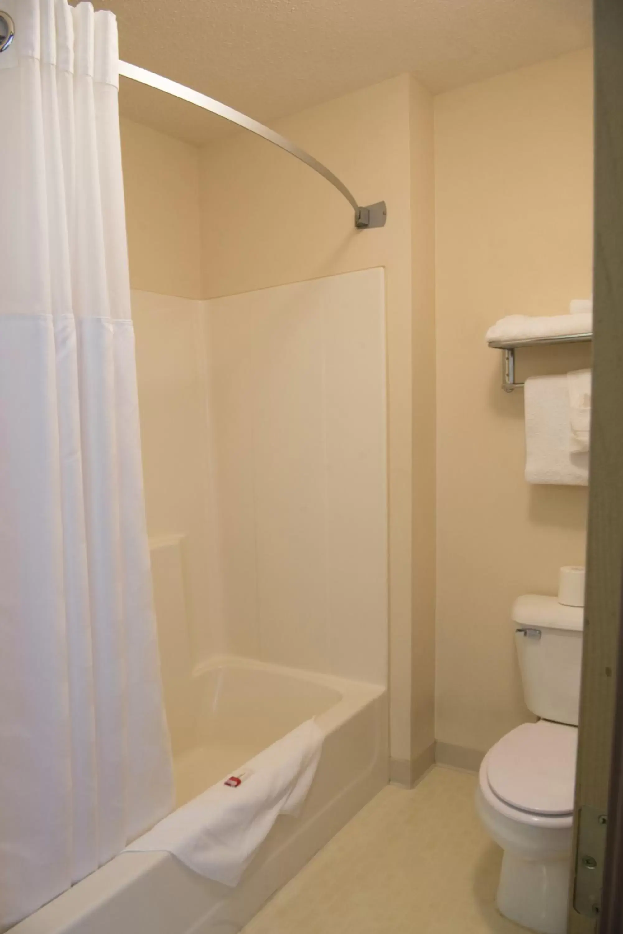 Bathroom in Summerset Hotel and Suites Rapid City West
