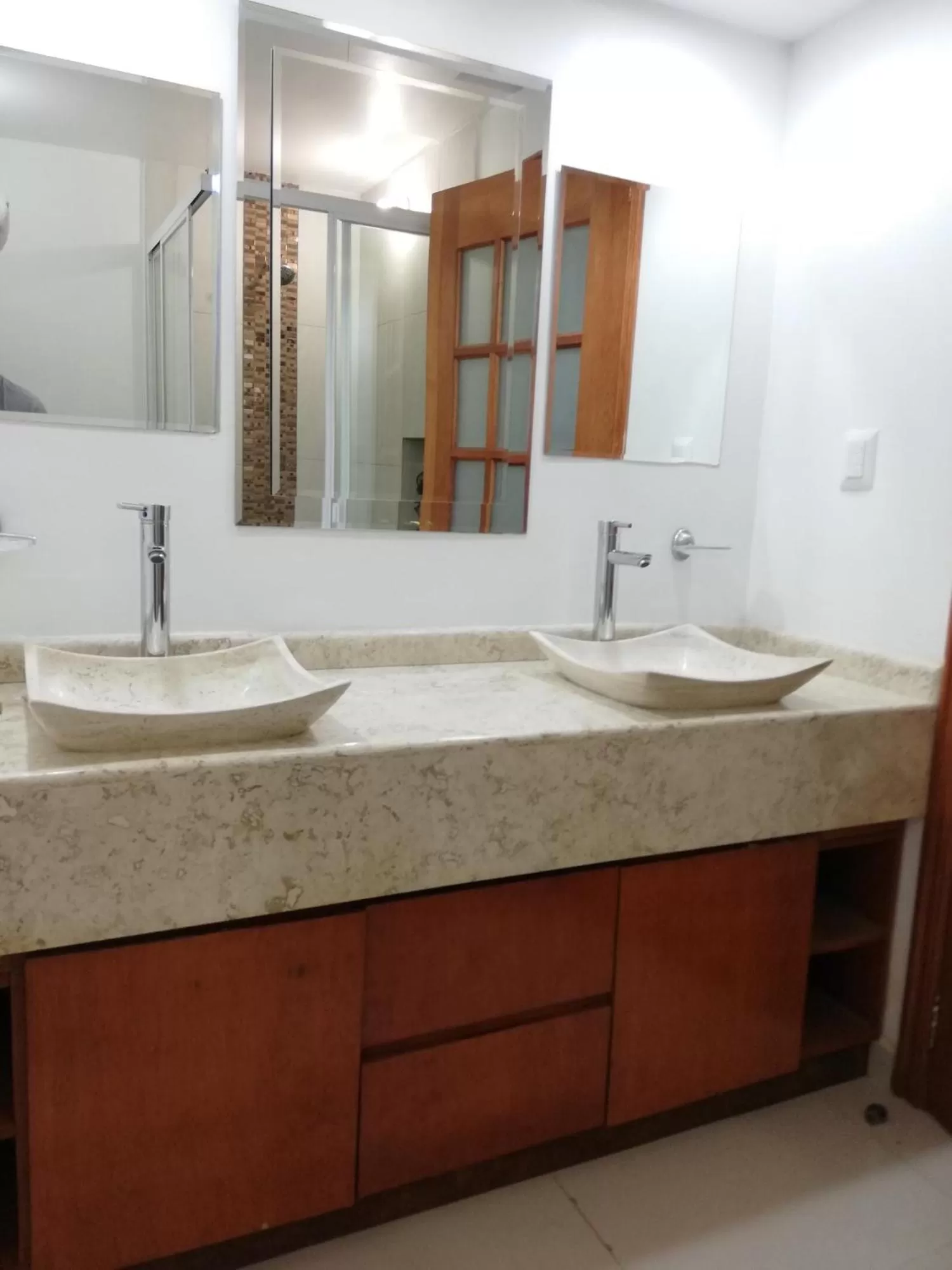 Bathroom in La Aurora Hotel Like Home