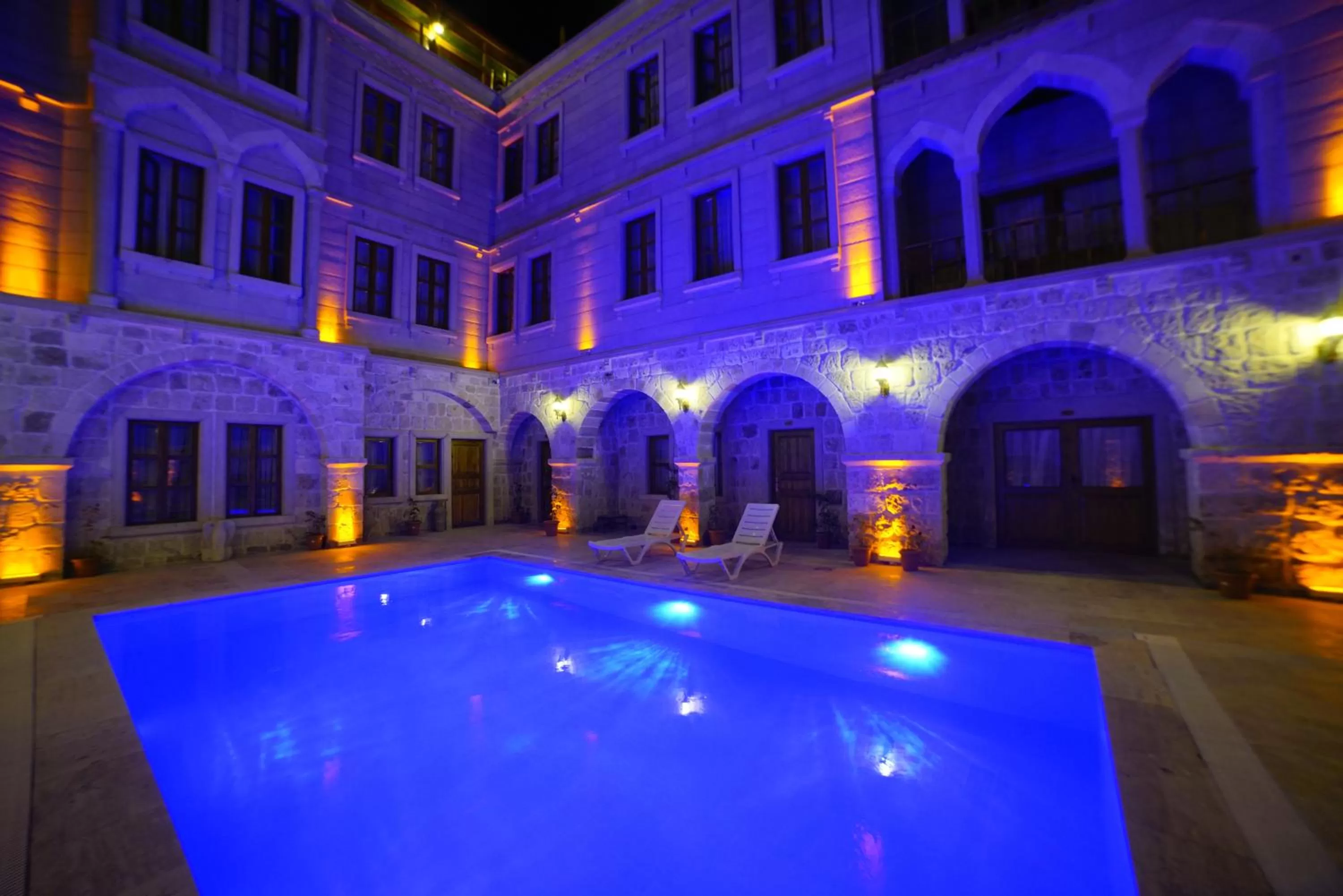 Swimming pool in Grand Cappadocia Hotel