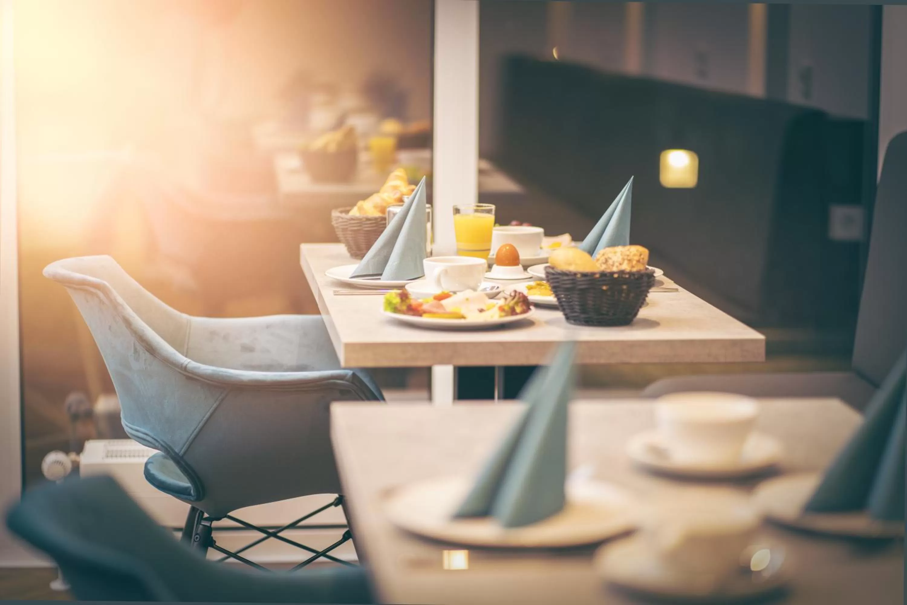 Restaurant/places to eat in Signature Hotel Skarv