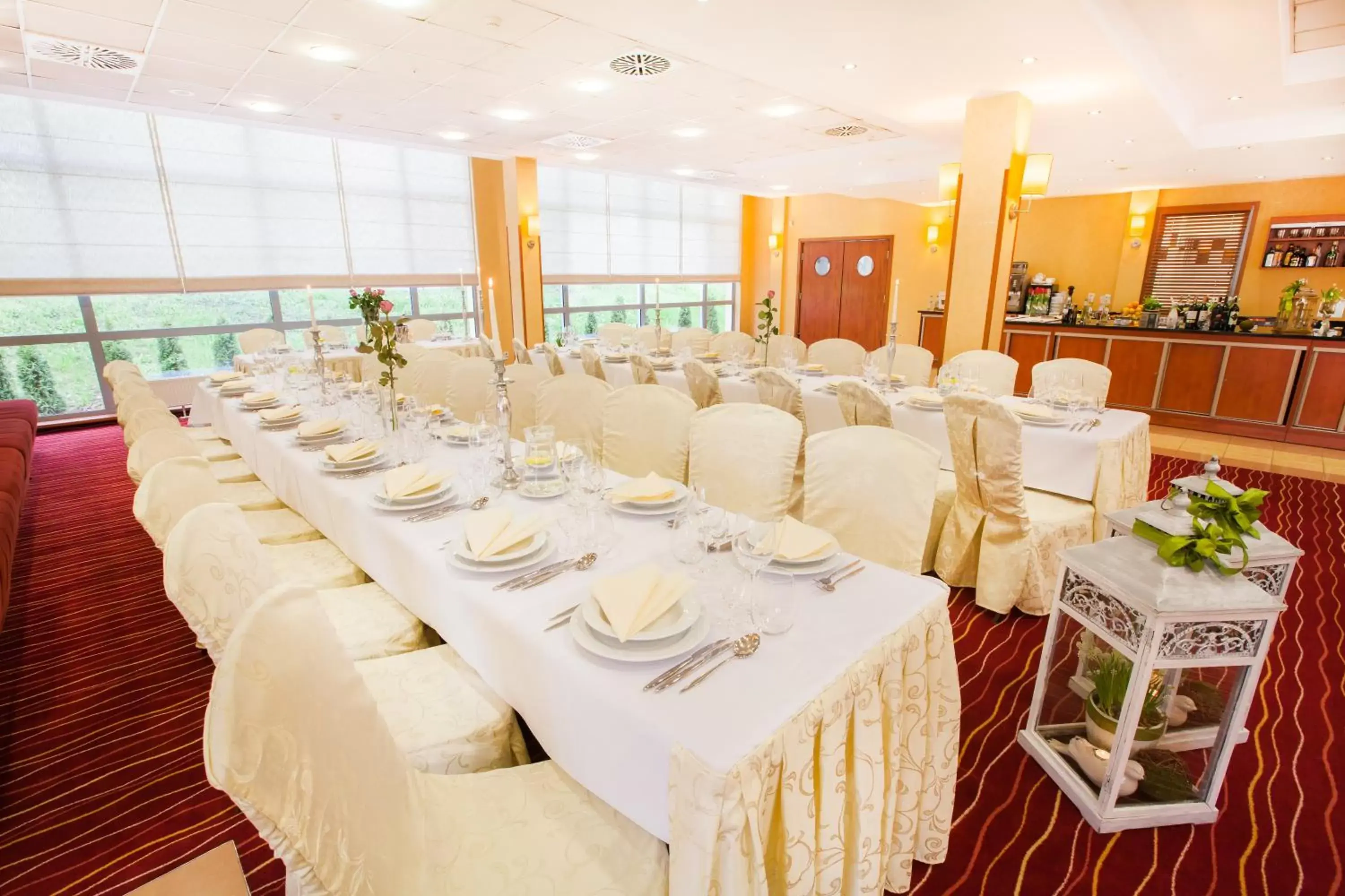 Restaurant/places to eat, Banquet Facilities in Qubus Hotel Głogów