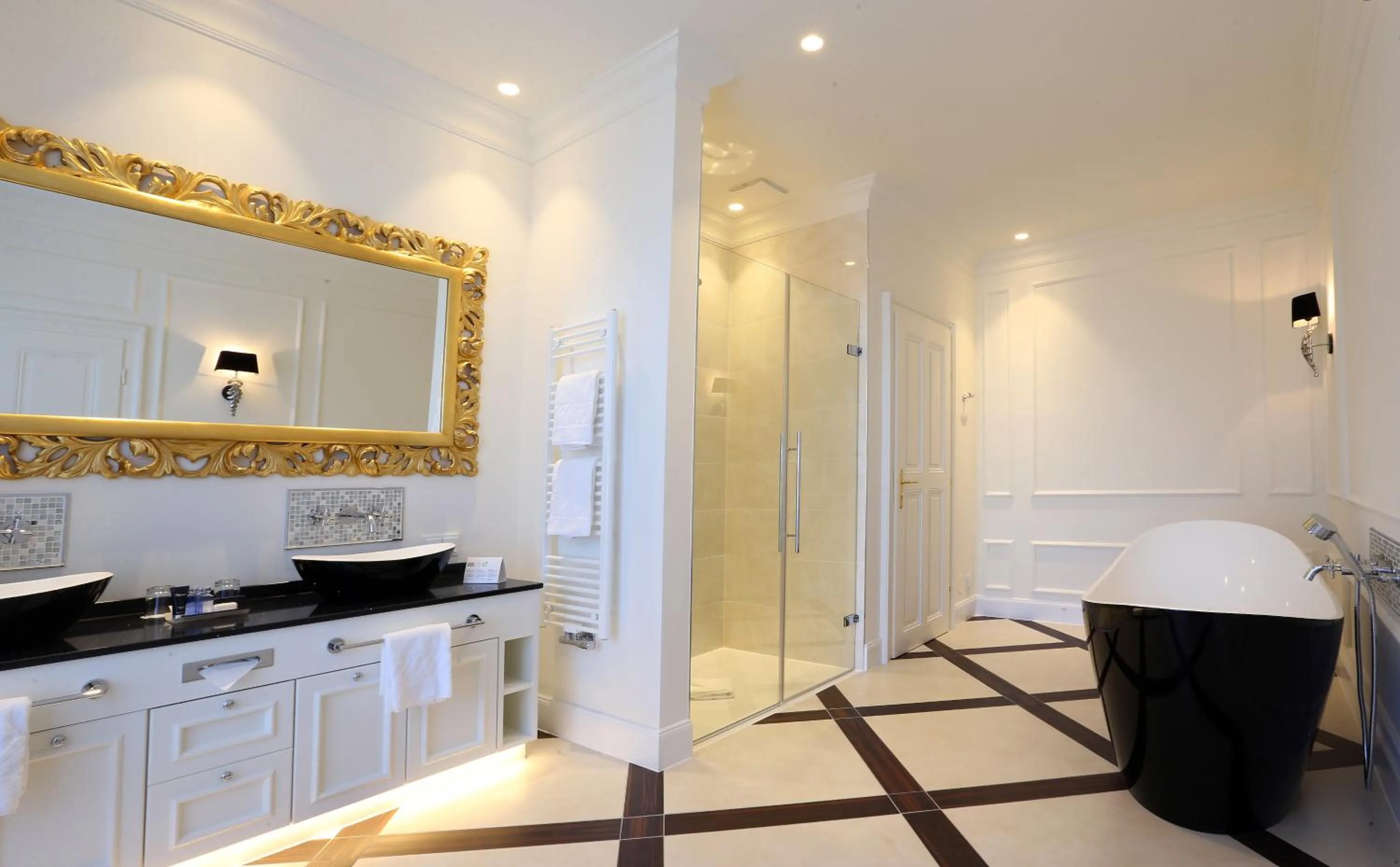 Bathroom in Schloß Schönbrunn Grand Suite