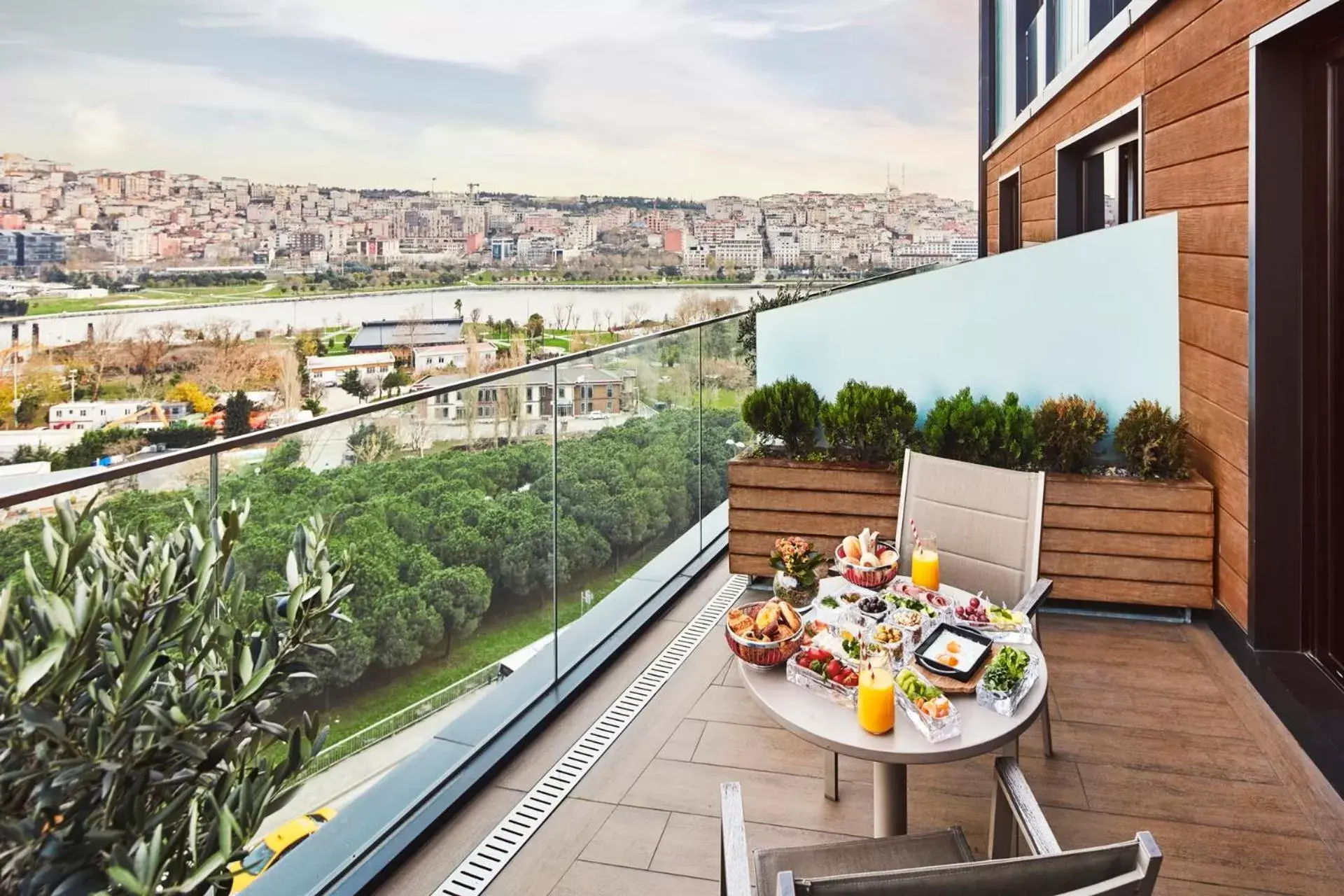 Balcony/Terrace in Mövenpick Istanbul Hotel Golden Horn