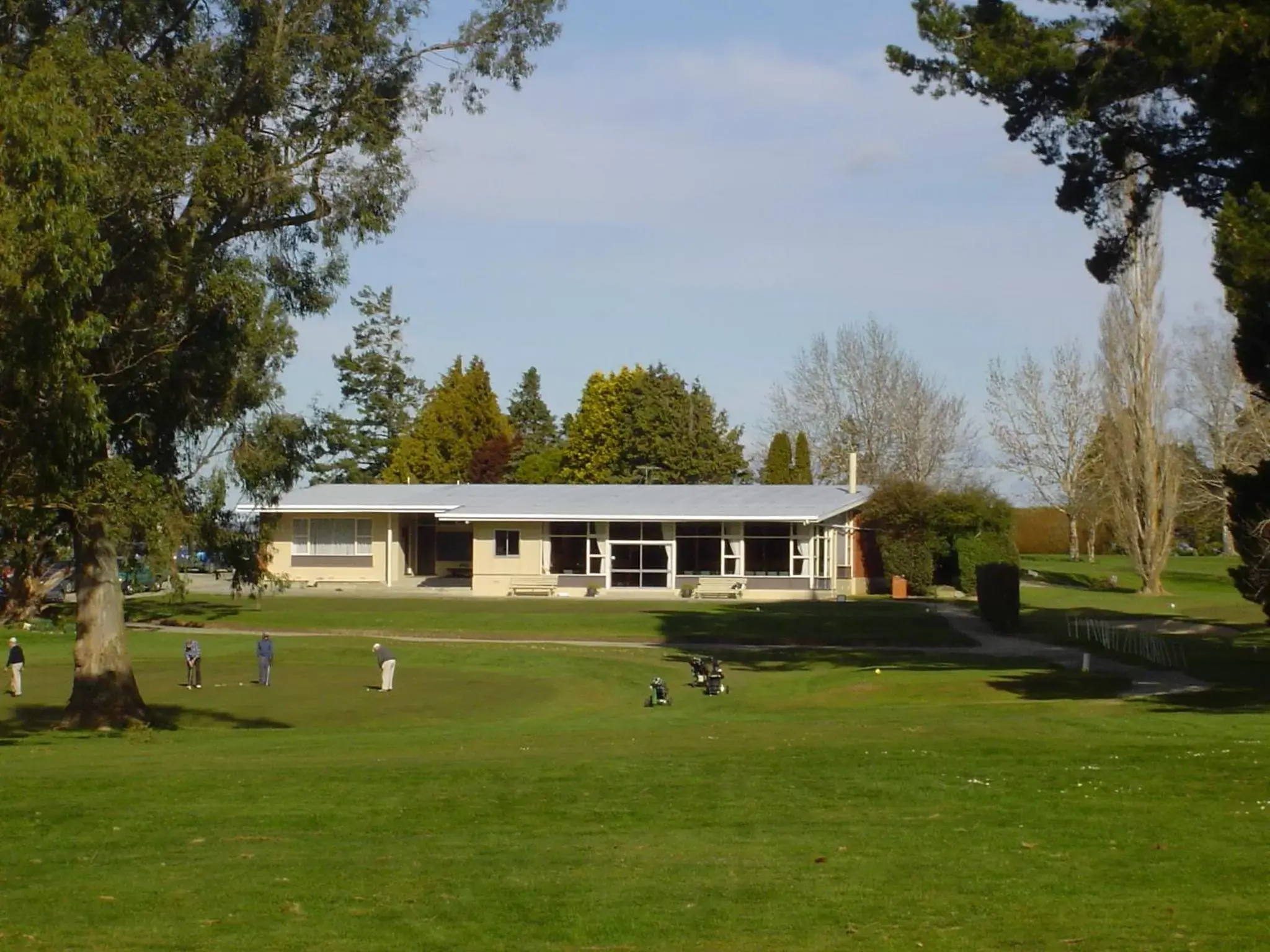 Golfcourse, Property Building in Hokonui Bed & Breakfast