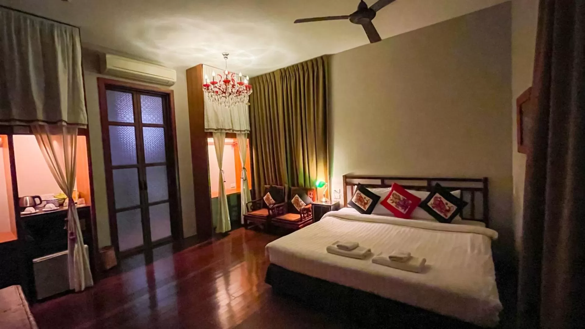 Bed in Villa Bangkok