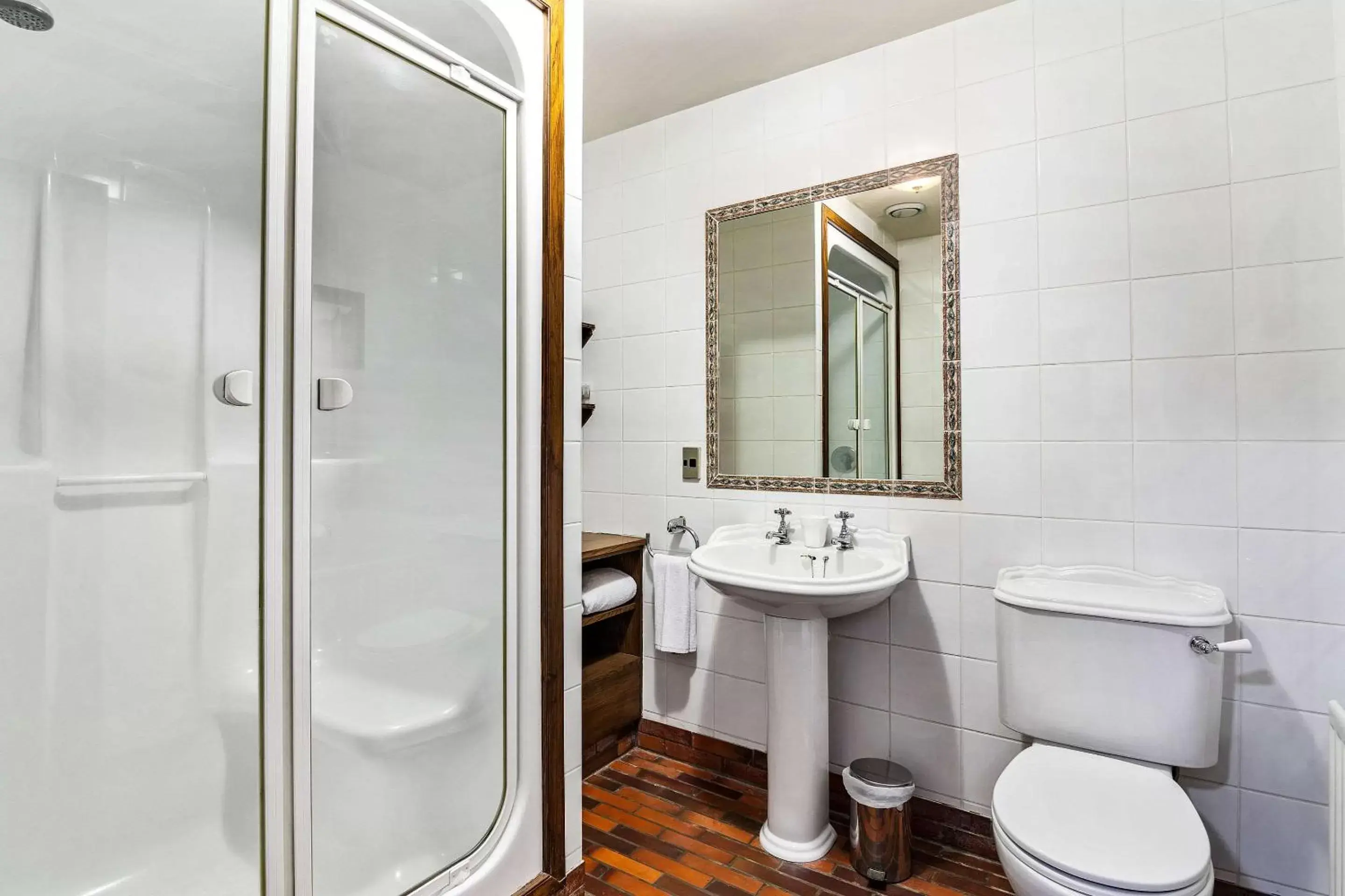 Bathroom in The Honest Lawyer, Ascend Hotel Collection