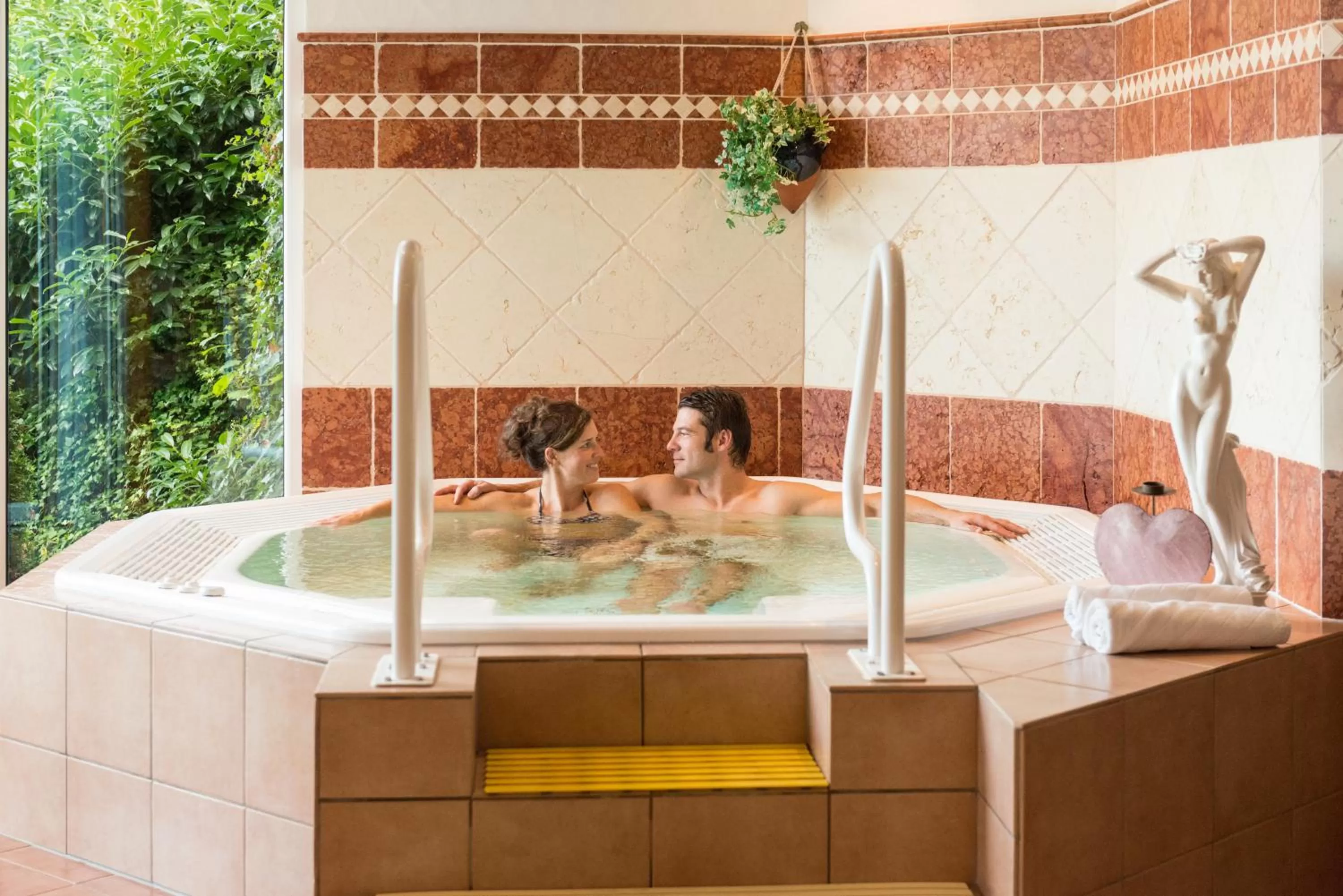 Hot Tub in Hotel Panorama