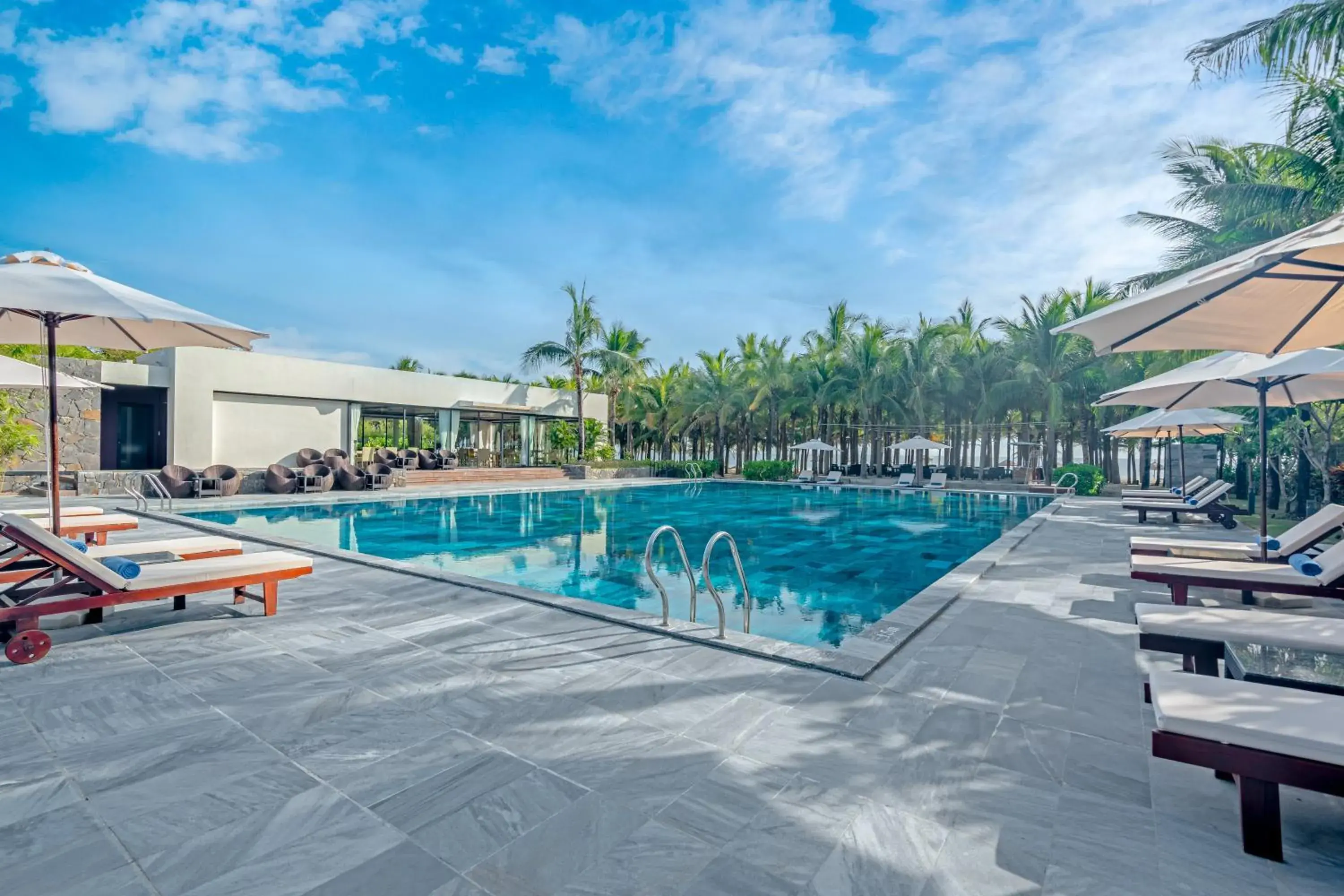 Swimming pool in Grandvrio Ocean Resort Danang Swimming pool in Grandvrio Ocean Resort Danang