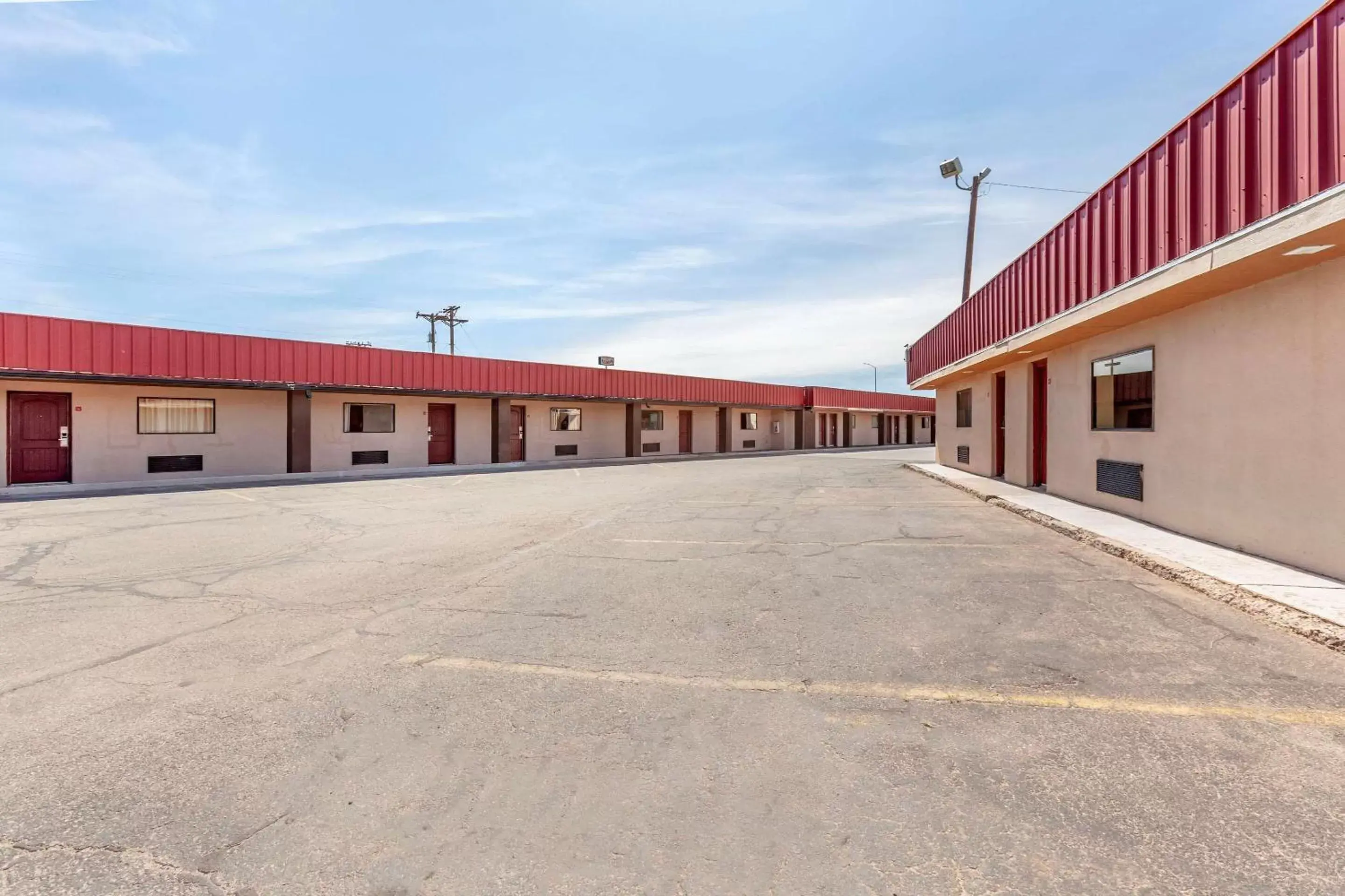 Property Building in Econo Lodge Clovis