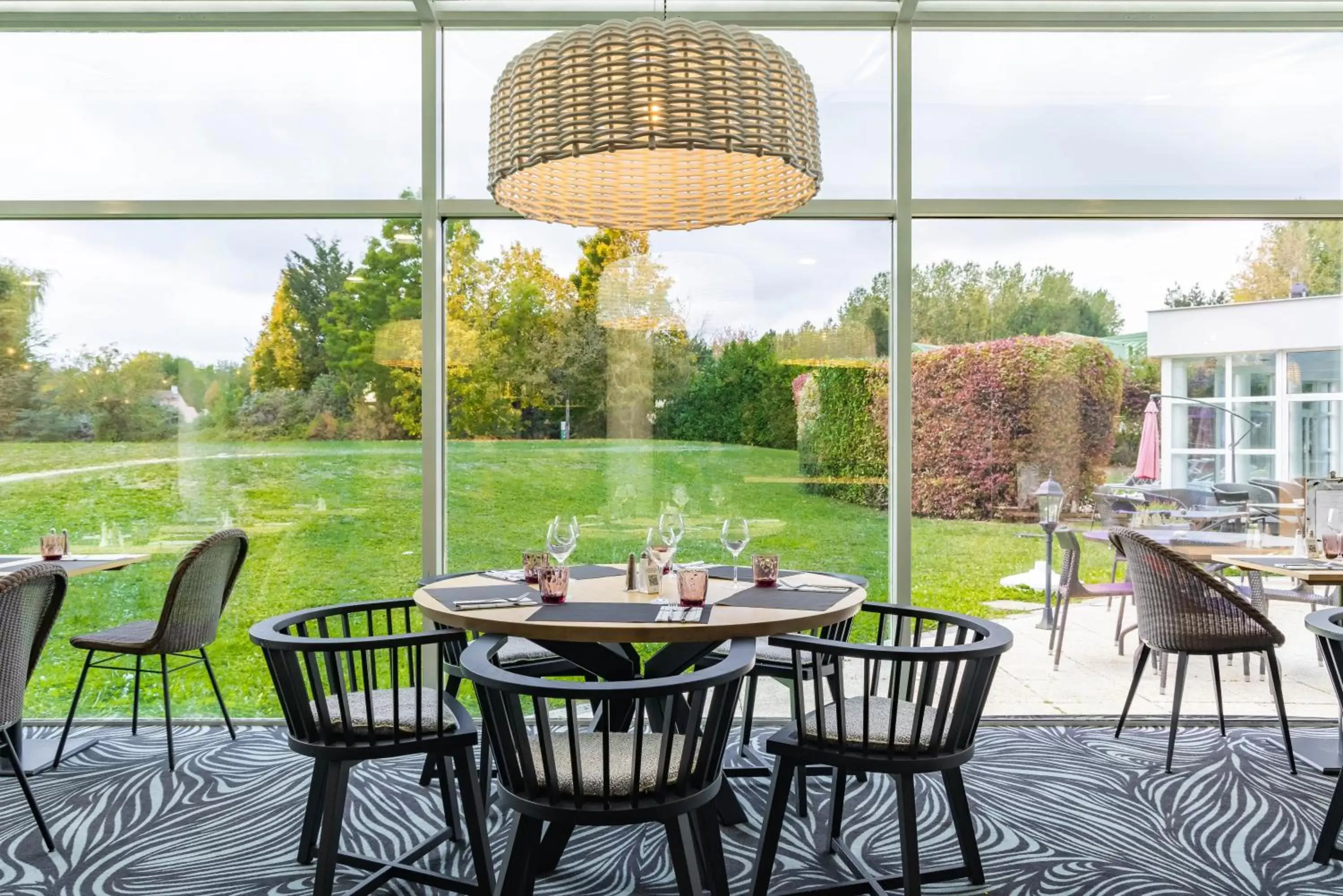 Restaurant/places to eat in Novotel Senart Golf De Greenparc