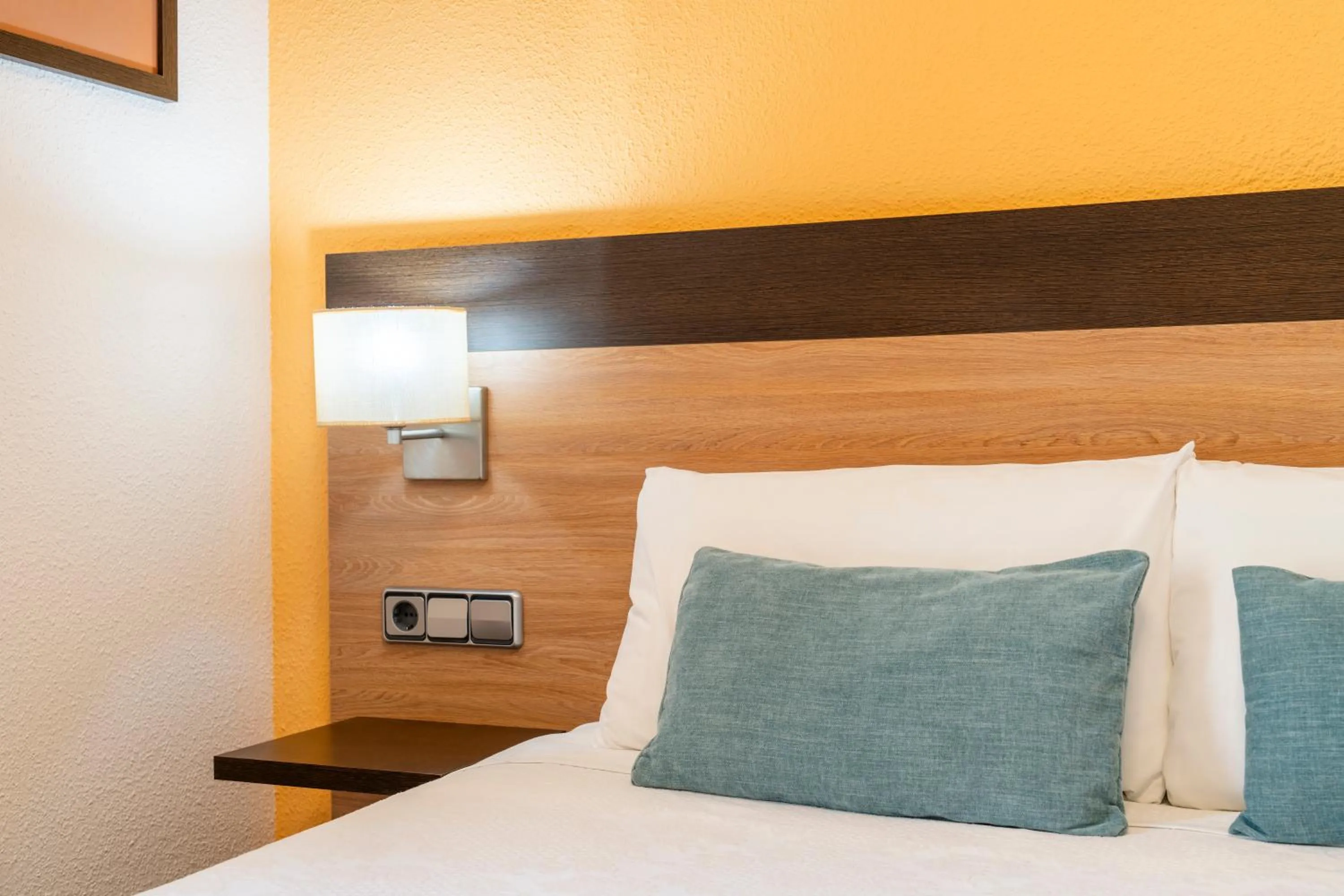 Bedroom, Bed in Hostal Ballesta