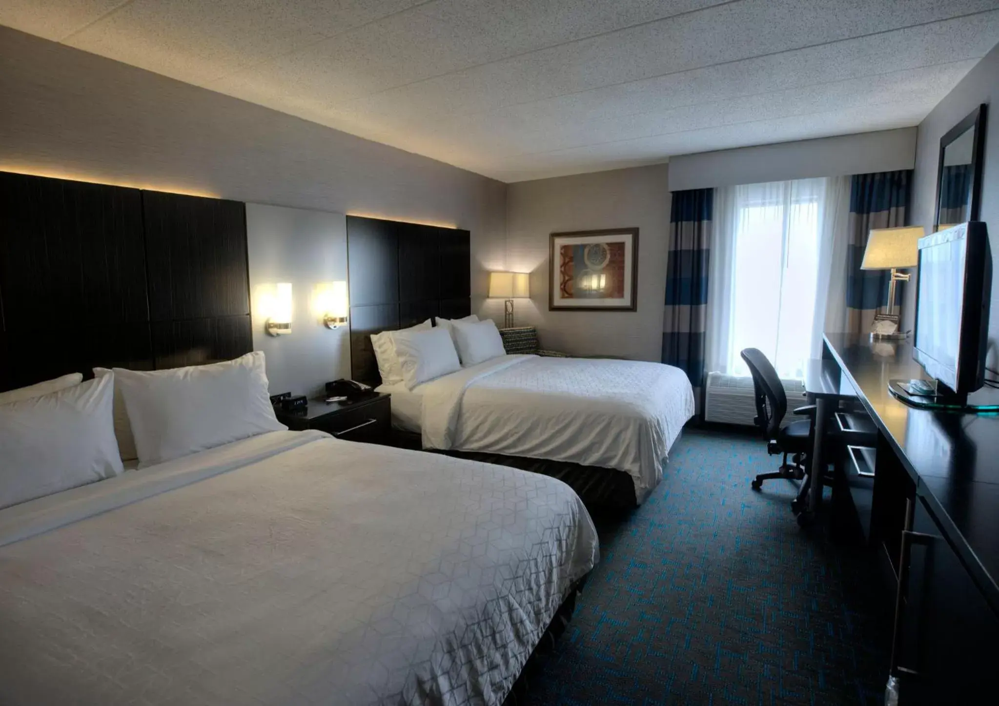 Photo of the whole room, Bed in Holiday Inn Express Janesville-I-90 & US Highway 14, an IHG Hotel