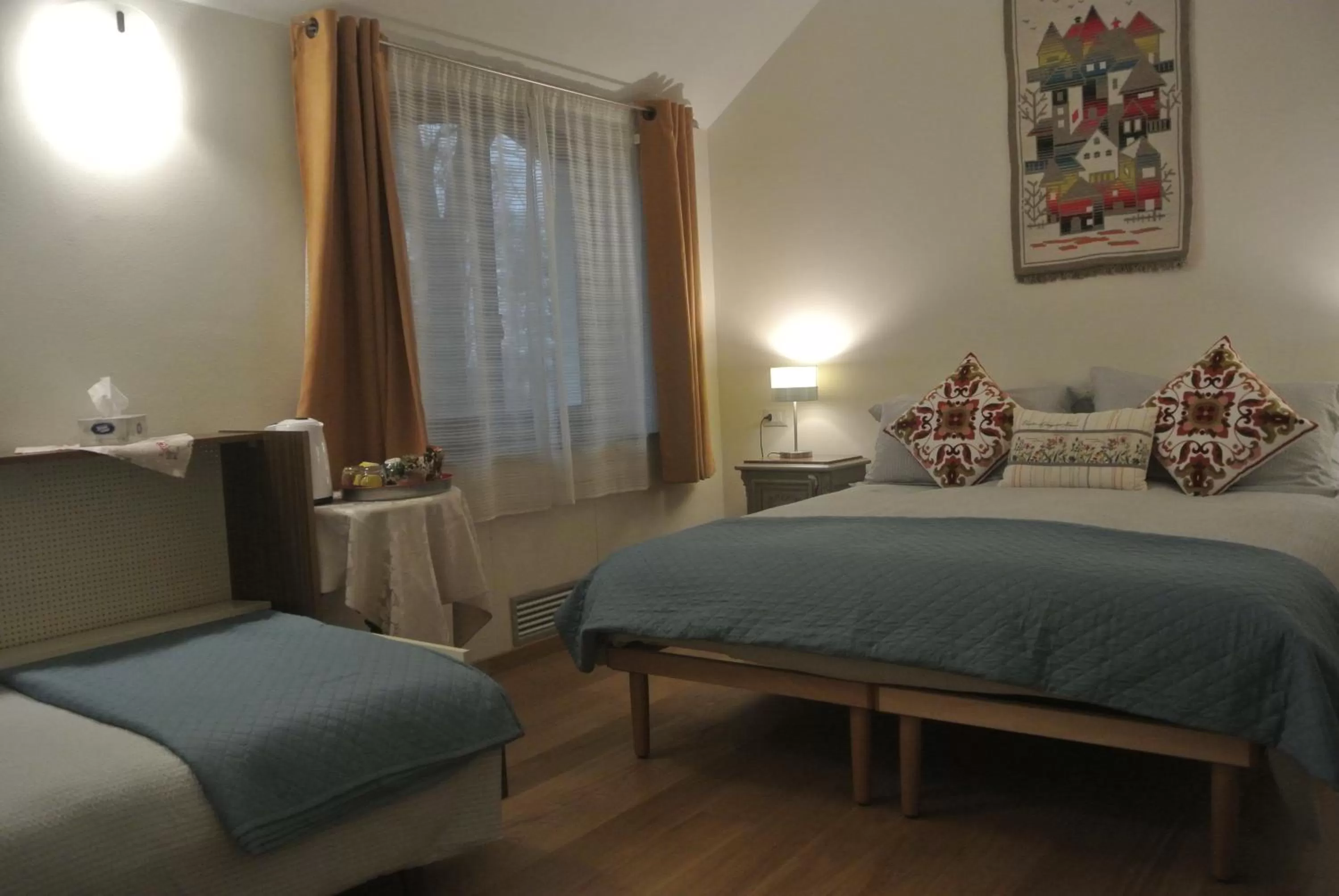 Bedroom, Bed in campagnoli