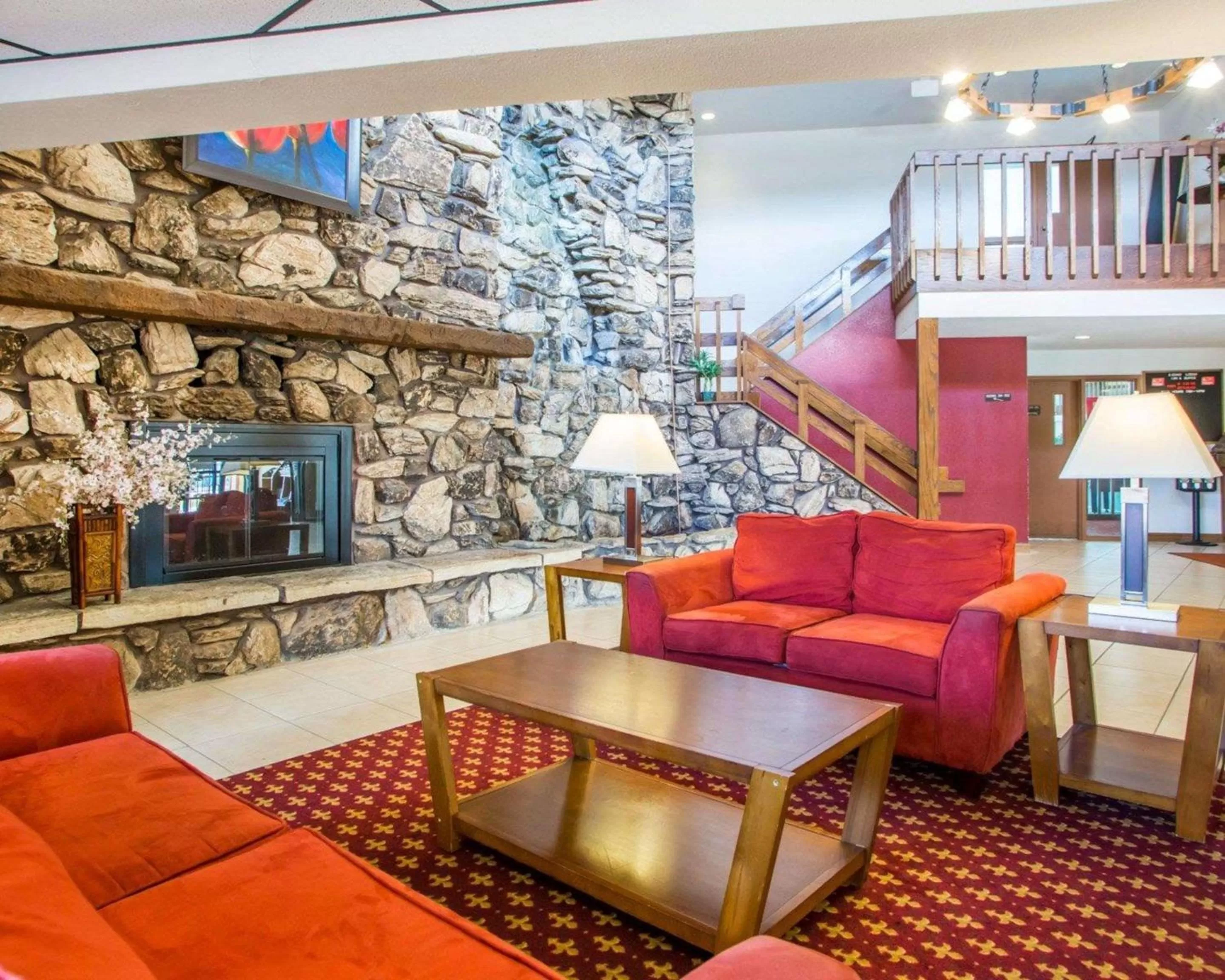Lobby or reception in University Inn & Suites