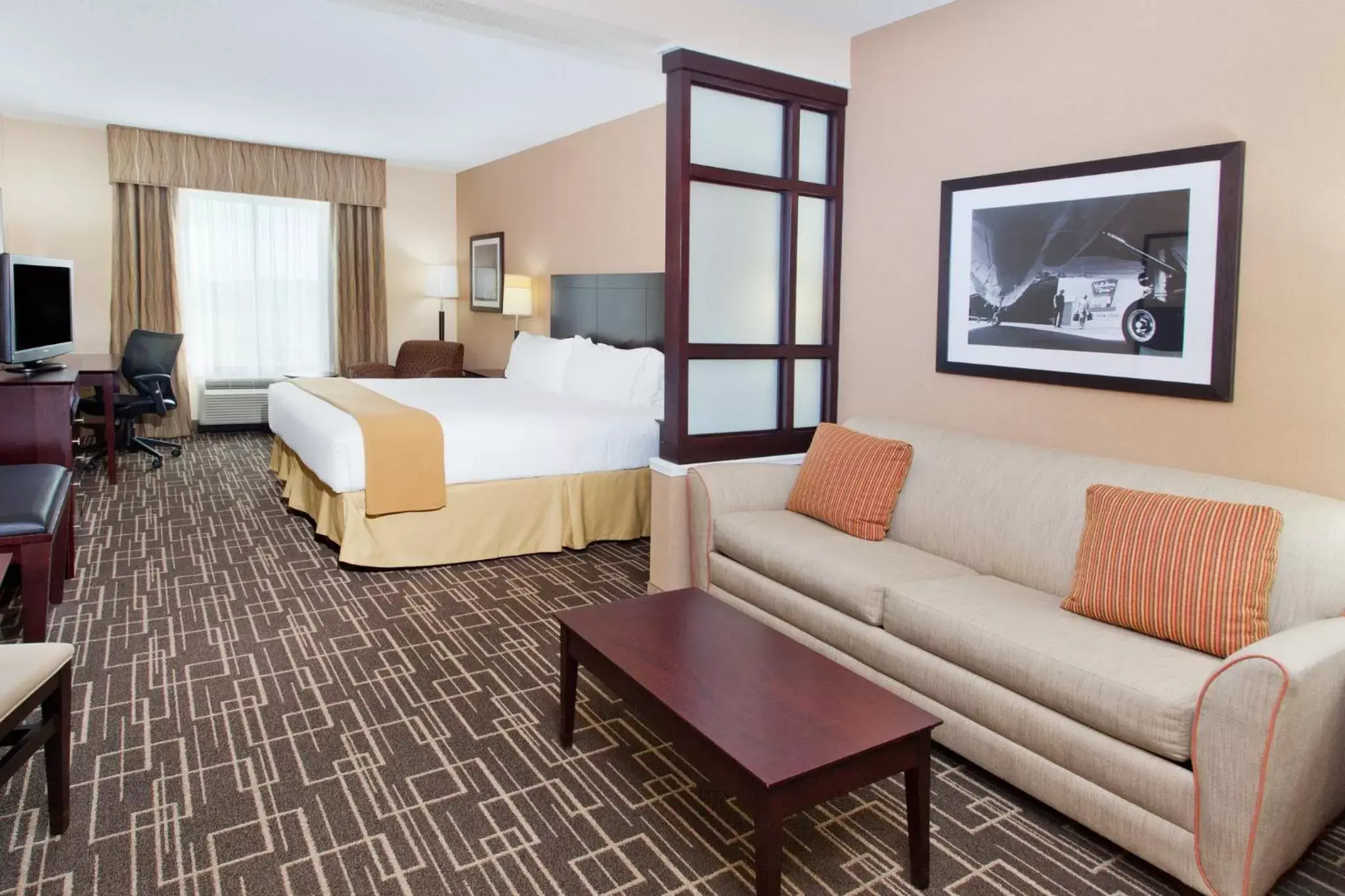 Photo of the whole room in Holiday Inn Express Hotel & Suites Jackson Northeast, an IHG Hotel