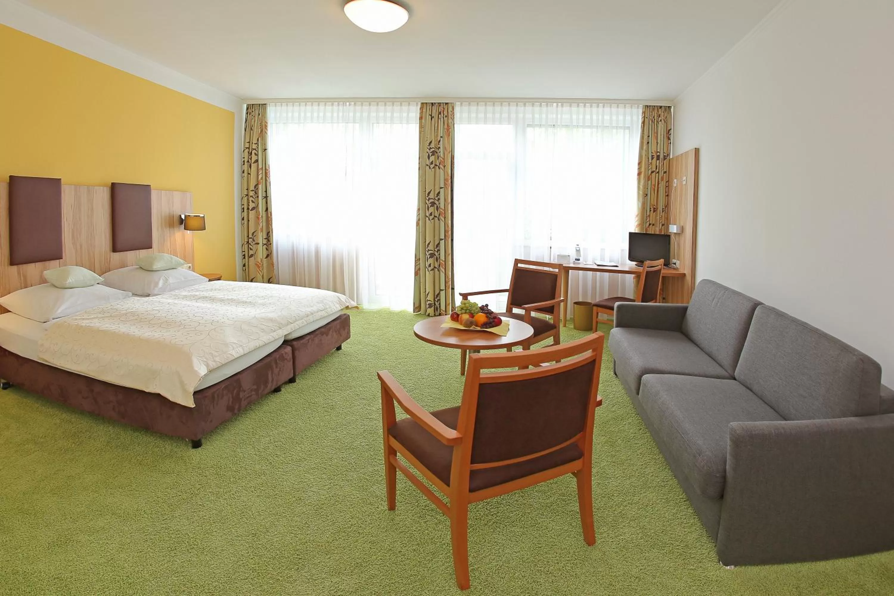 Photo of the whole room, Bed in Hotel Stadt Pasing