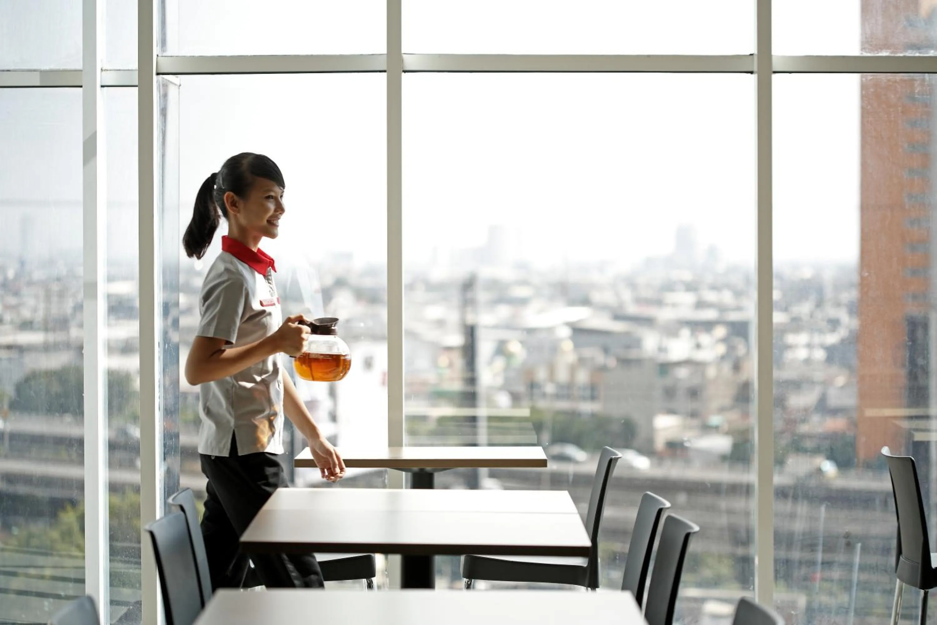 Restaurant/places to eat in Amaris Hotel Season City