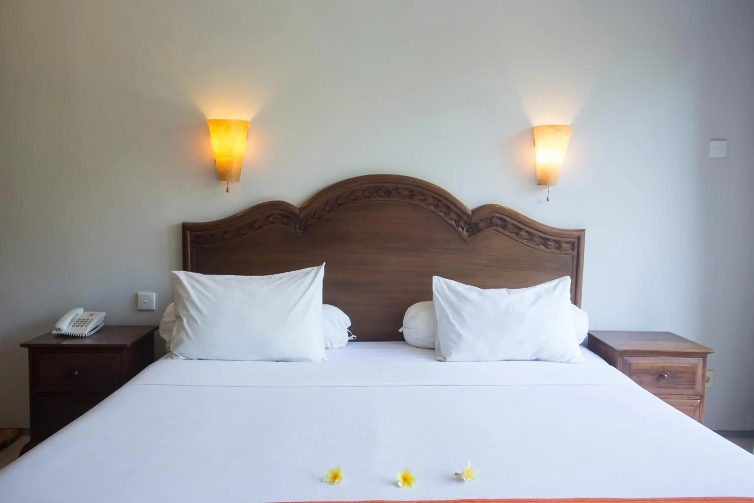 Bed in Anahata Villas and Spa Resort